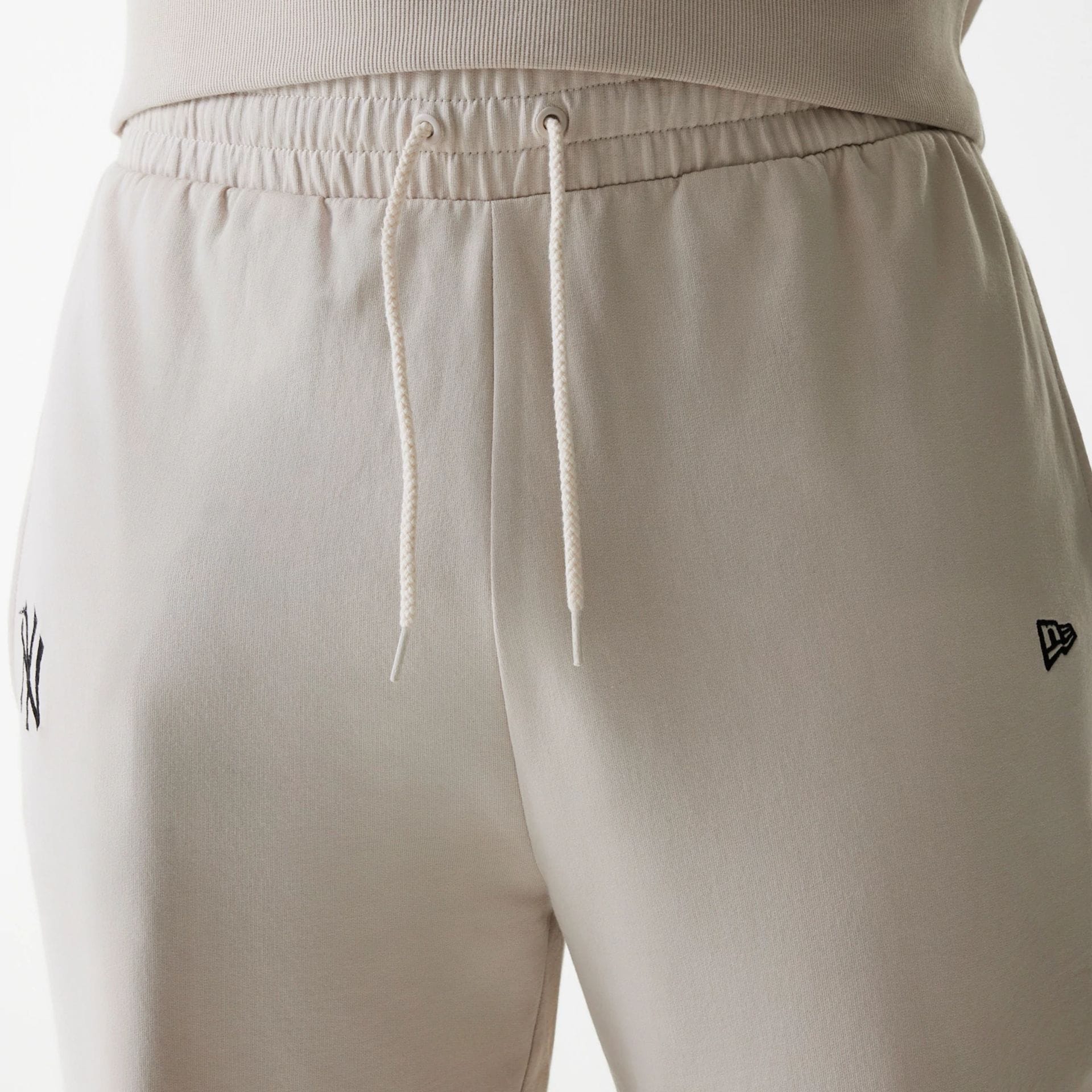 New York Yankees MLB League Essential Midi French Terry Cream Joggers - Image 6