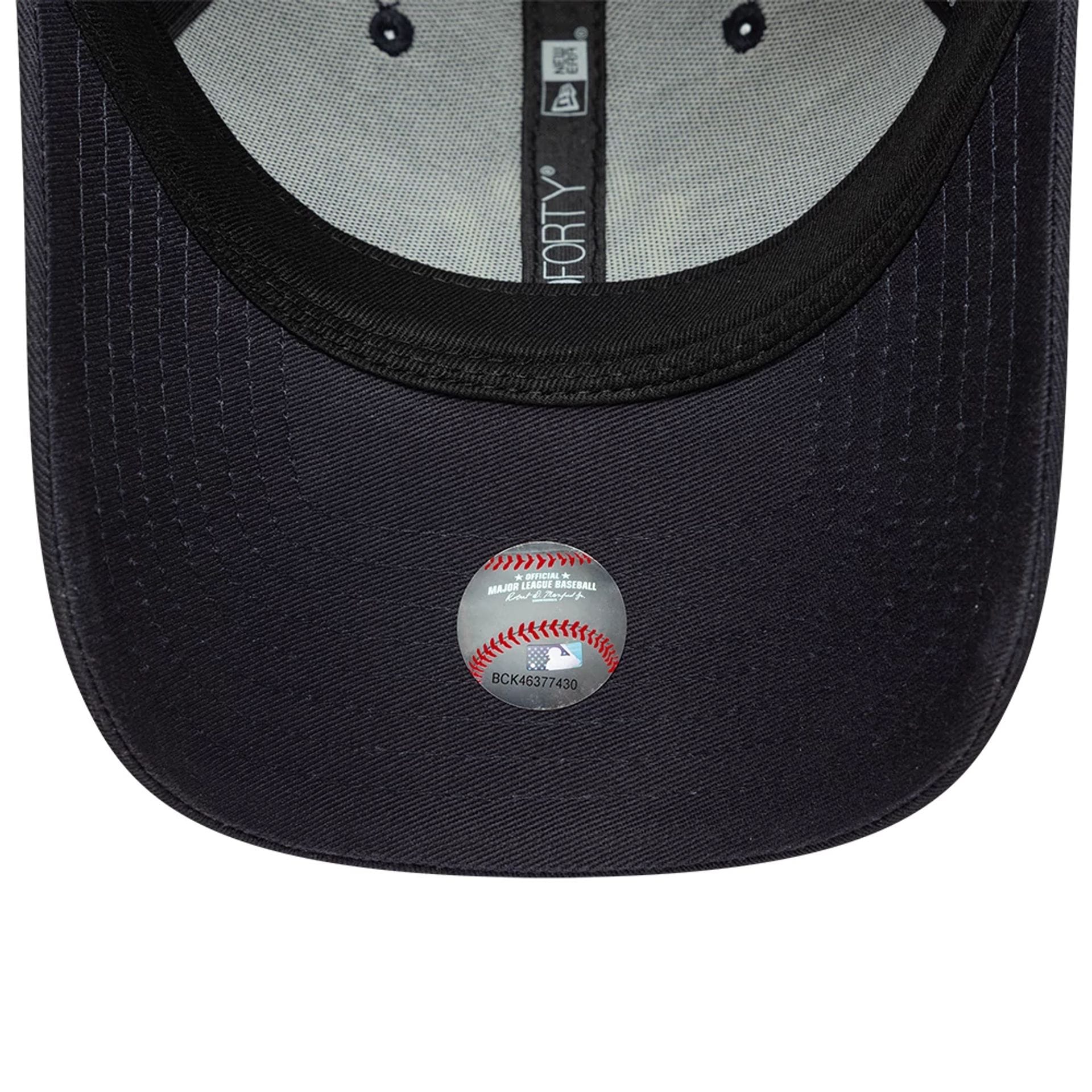New York Yankees MLB League Essential Navy 9FORTY Adjustable Cap - Image 5