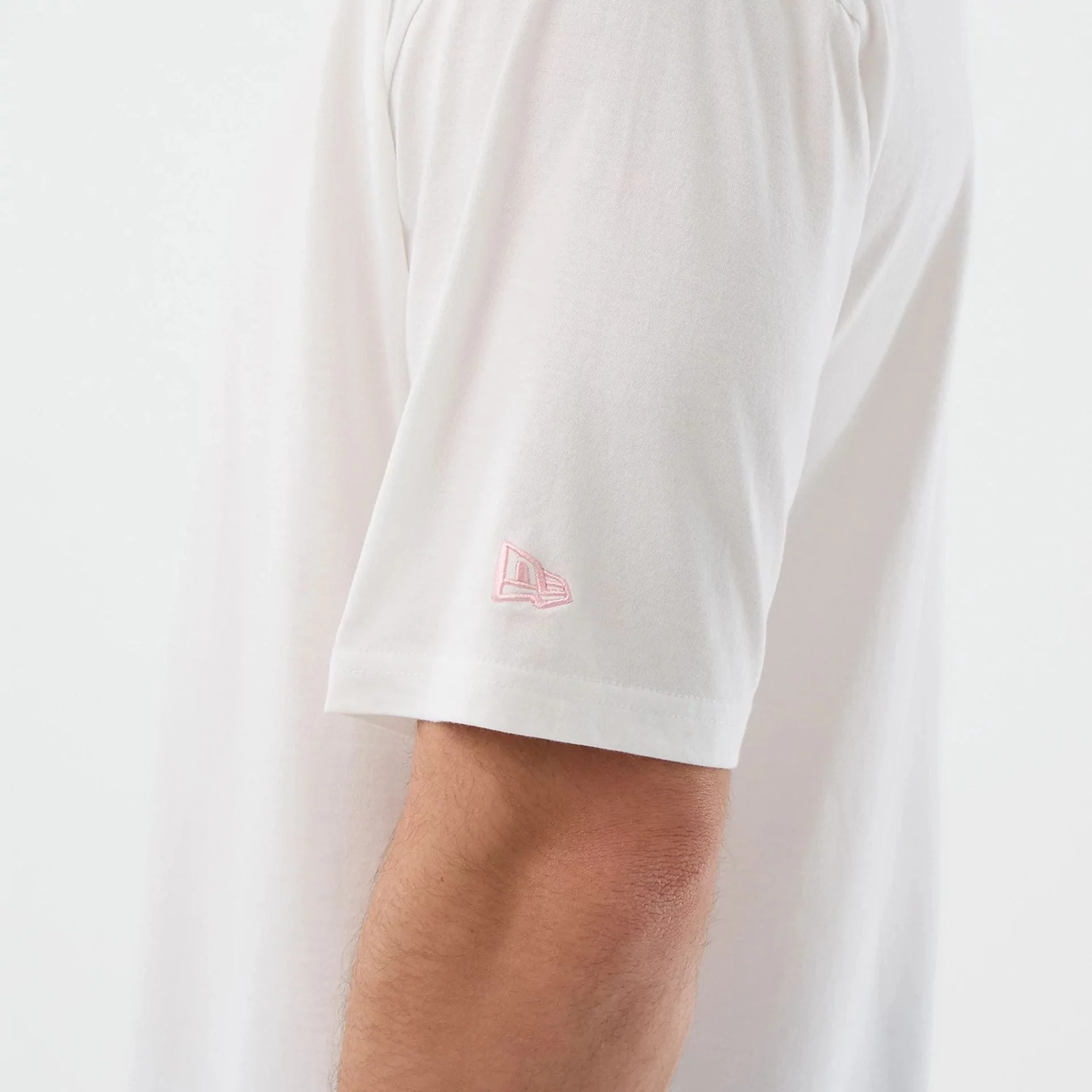 New York Yankees MLB League Essential White Oversized T-Shirt - Image 7