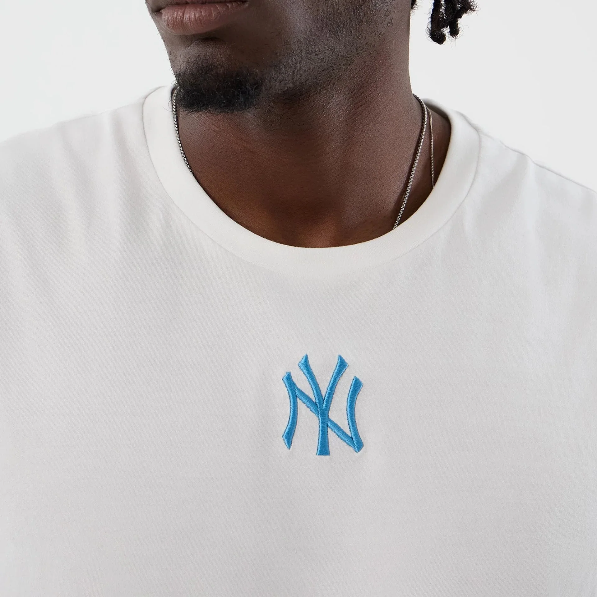 New York Yankees MLB League Essential White Vest - Image 4
