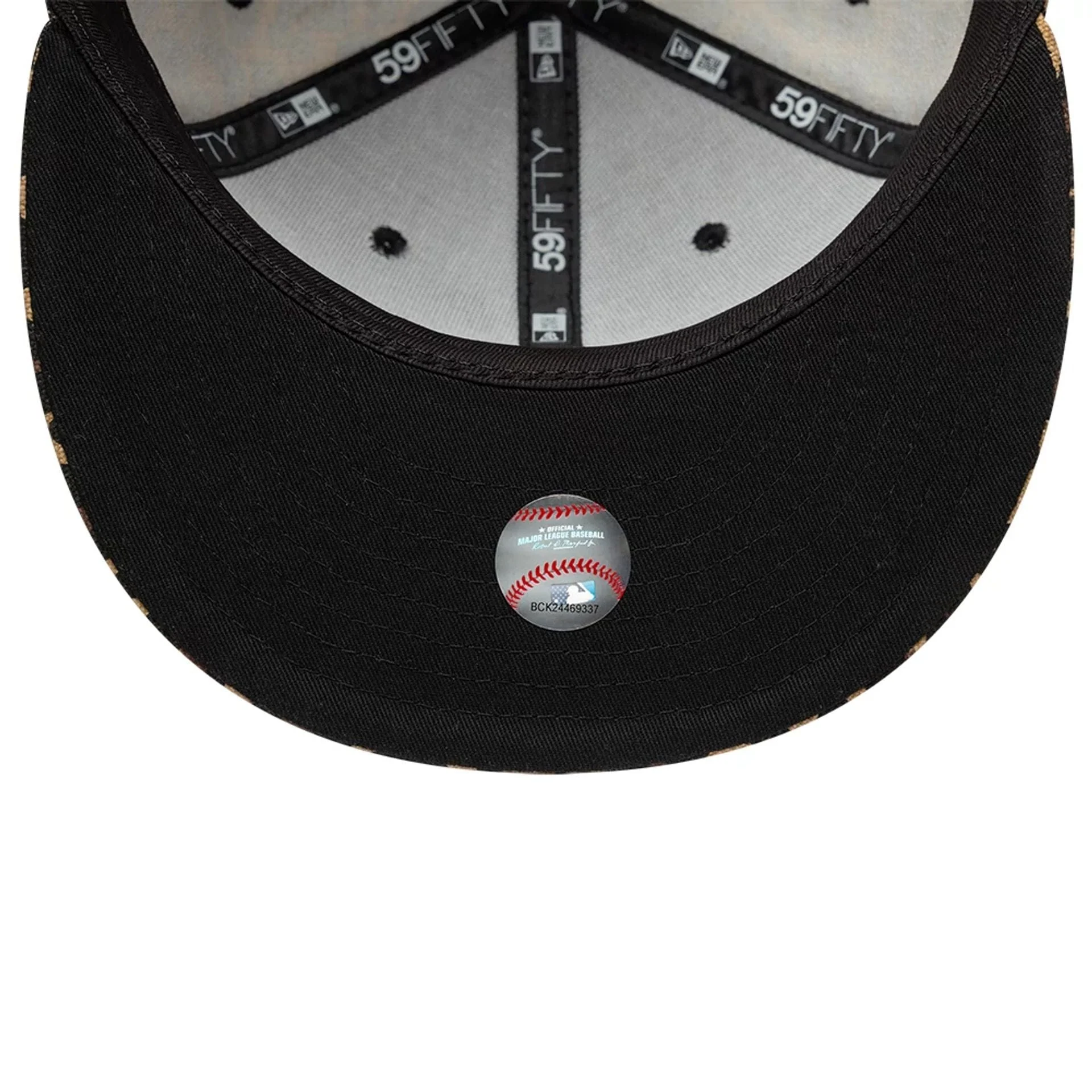 New York Yankees MLB Leopard Black 59FIFTY Fitted Cap - Image 2