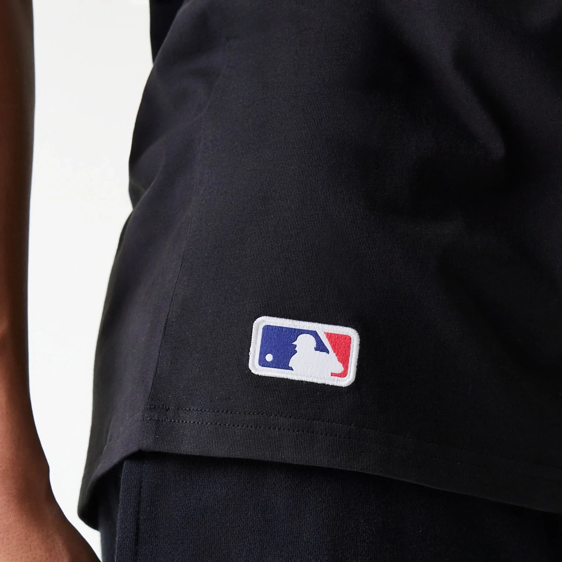 New York Yankees MLB Midi Black Sleeveless T-Shirt - Image 4