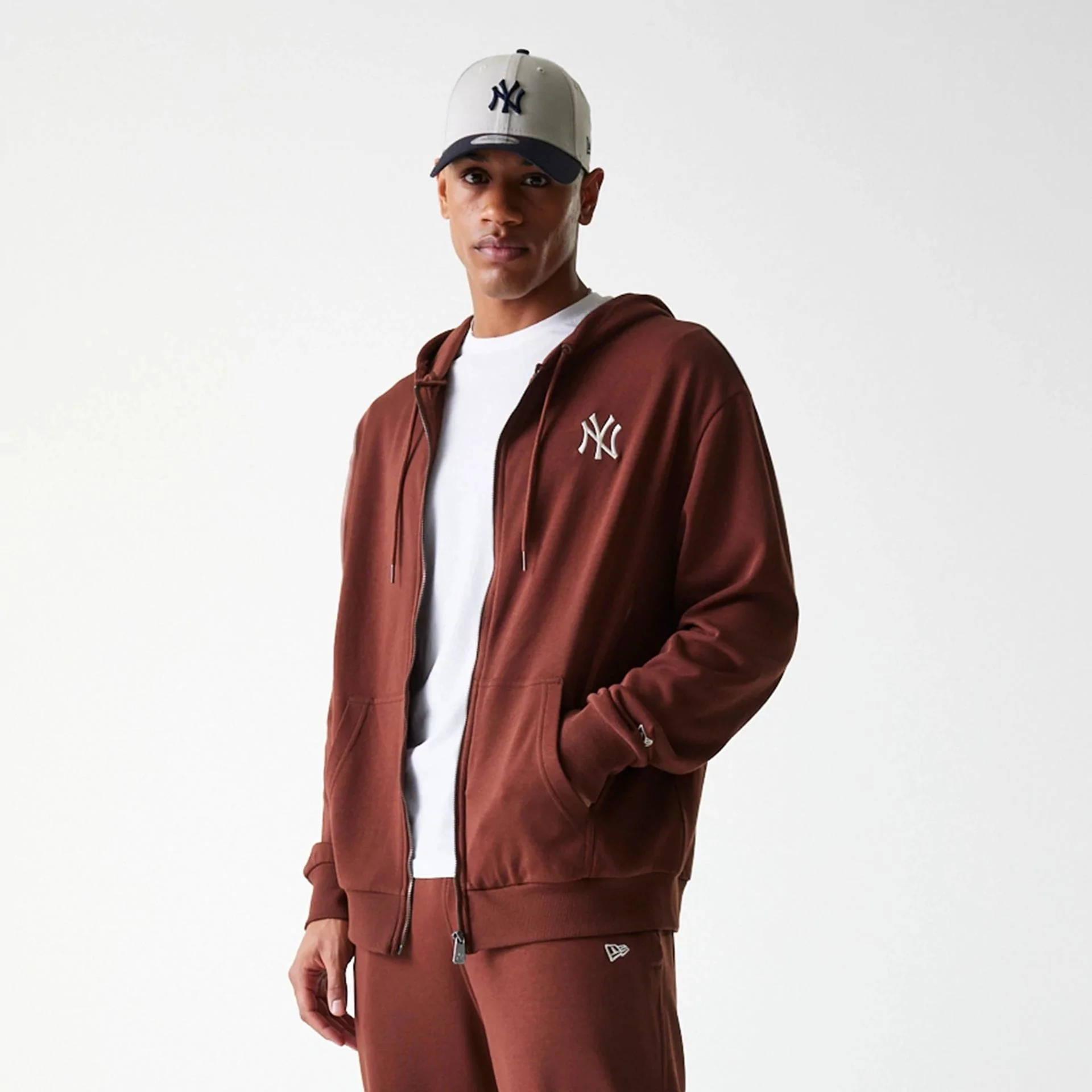 New York Yankees MLB Midi League Essential Brown Oversized Full Zip Hoodie - Image 5