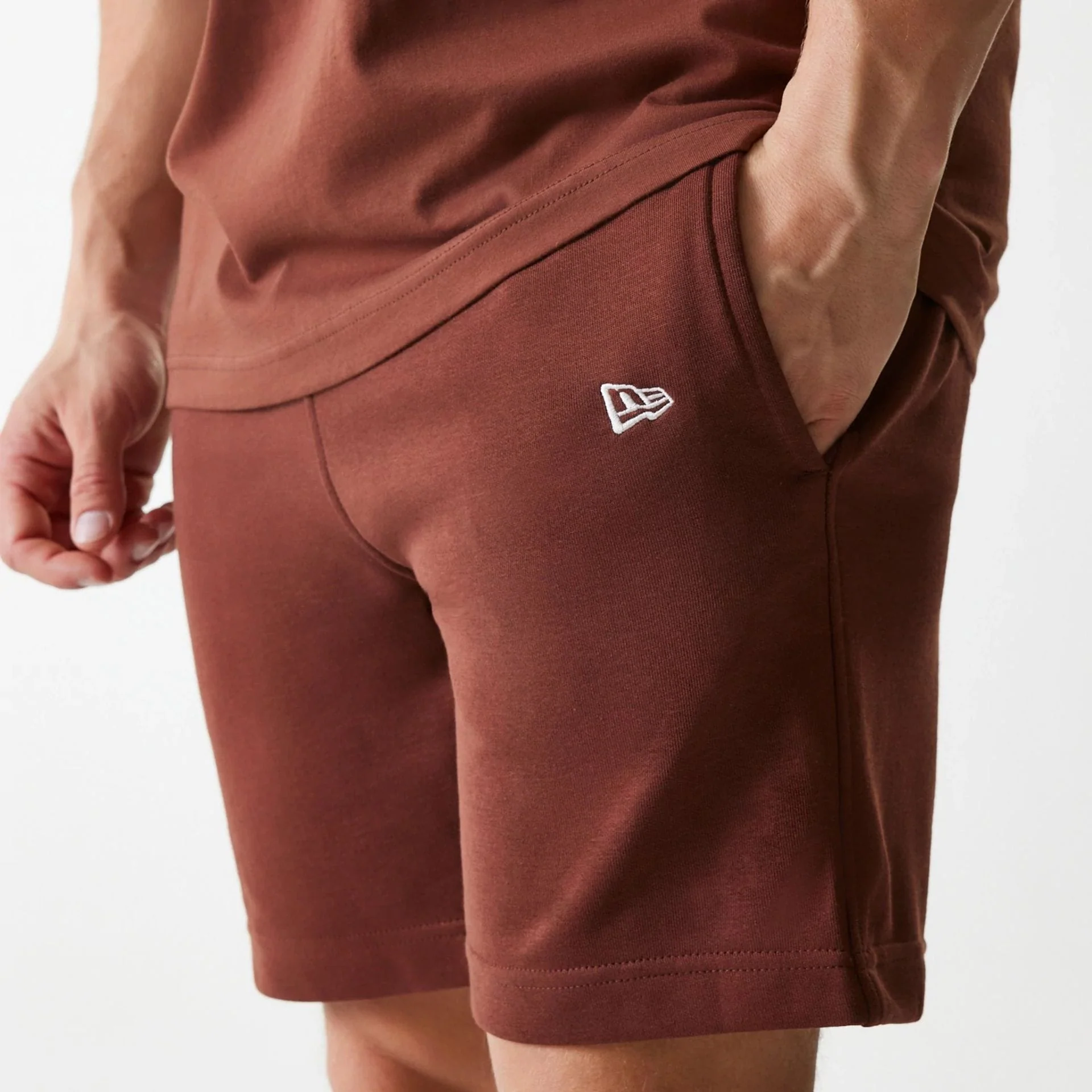 New York Yankees MLB Midi League Essential Brown Shorts - Image 4