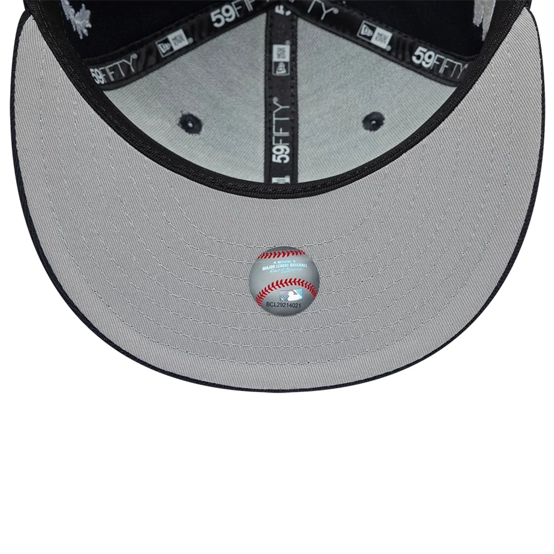 New York Yankees MLB Mythical Navy 59FIFTY Fitted Cap - Image 2