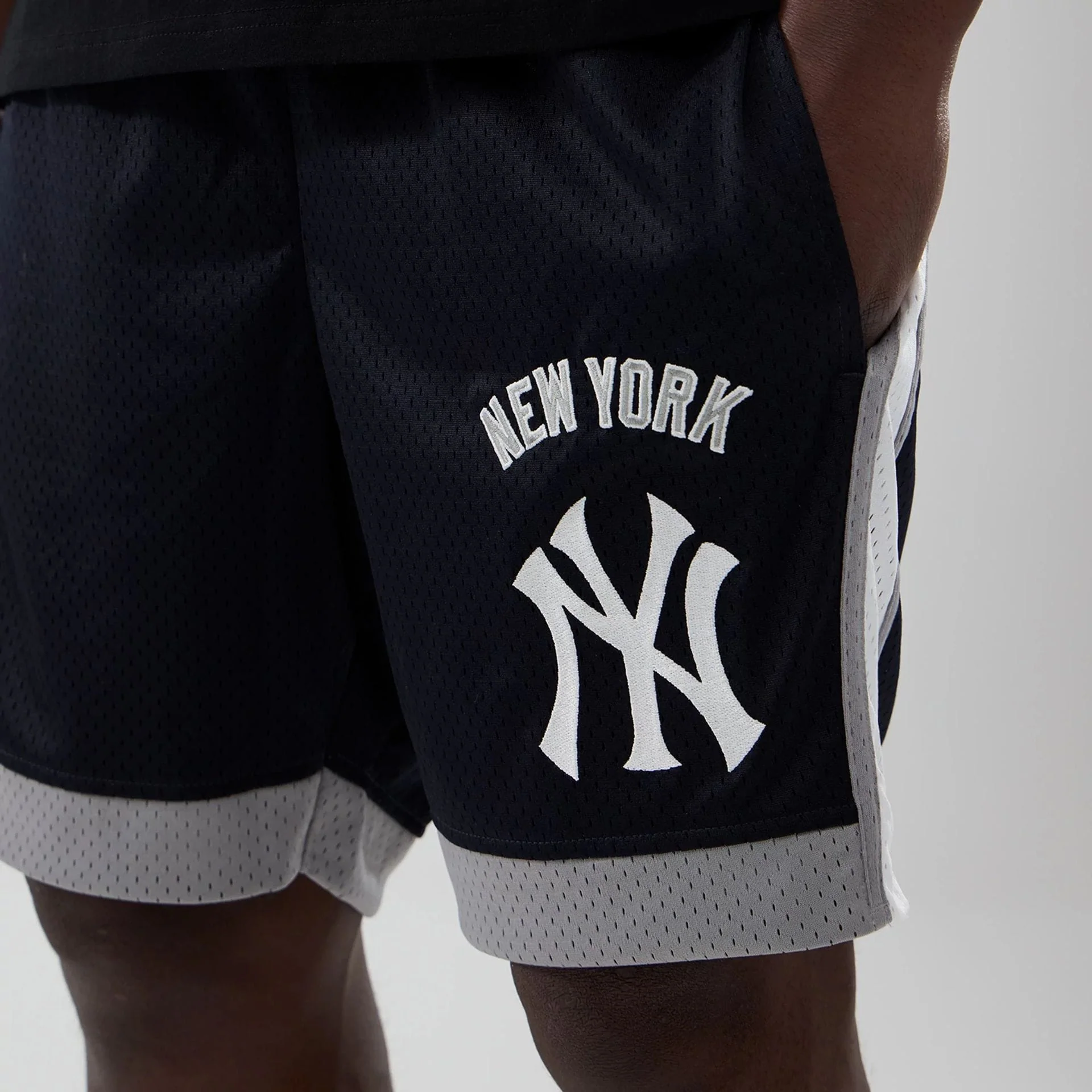 New York Yankees MLB Navy Mesh Shorts - Image 3