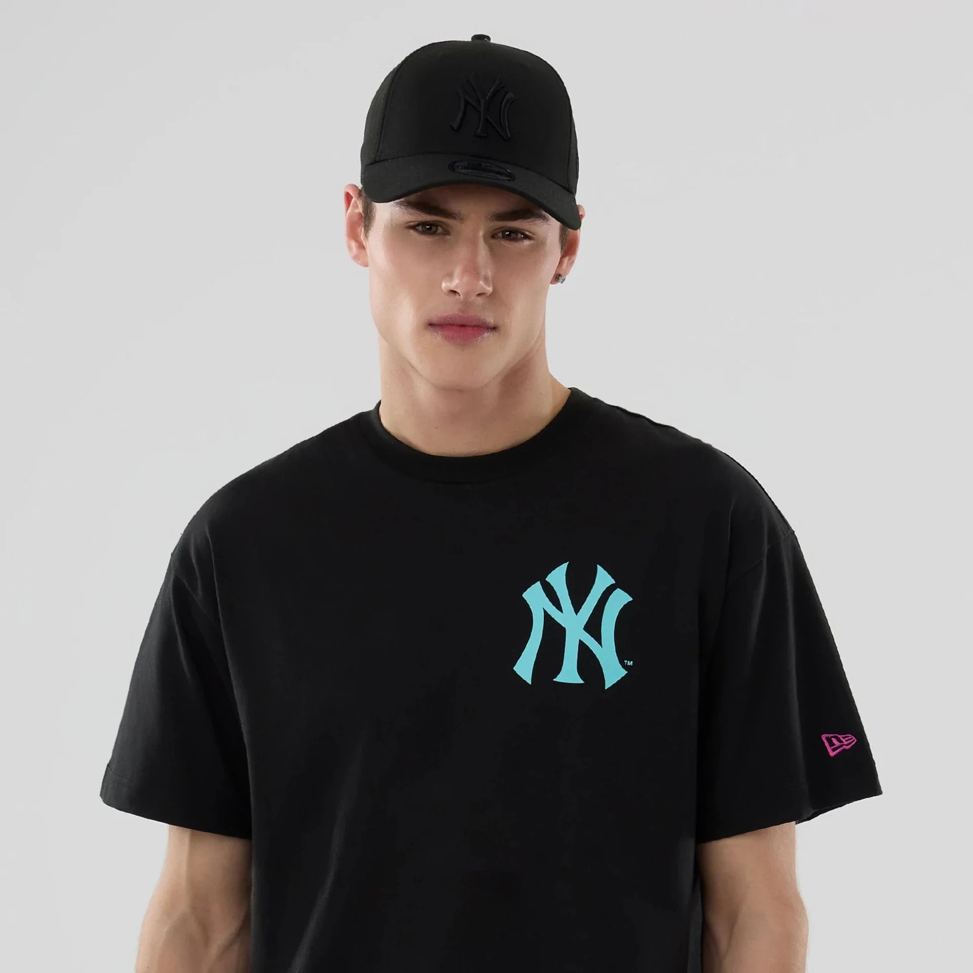 New York Yankees MLB Neon Light Black T-Shirt - Image 7