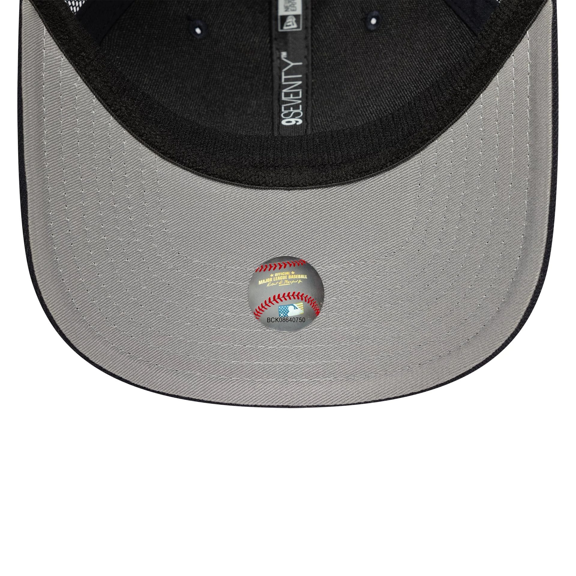 New York Yankees MLB Official Team Colour Navy 9SEVENTY Stretch Snap Adjustable Cap - Image 2