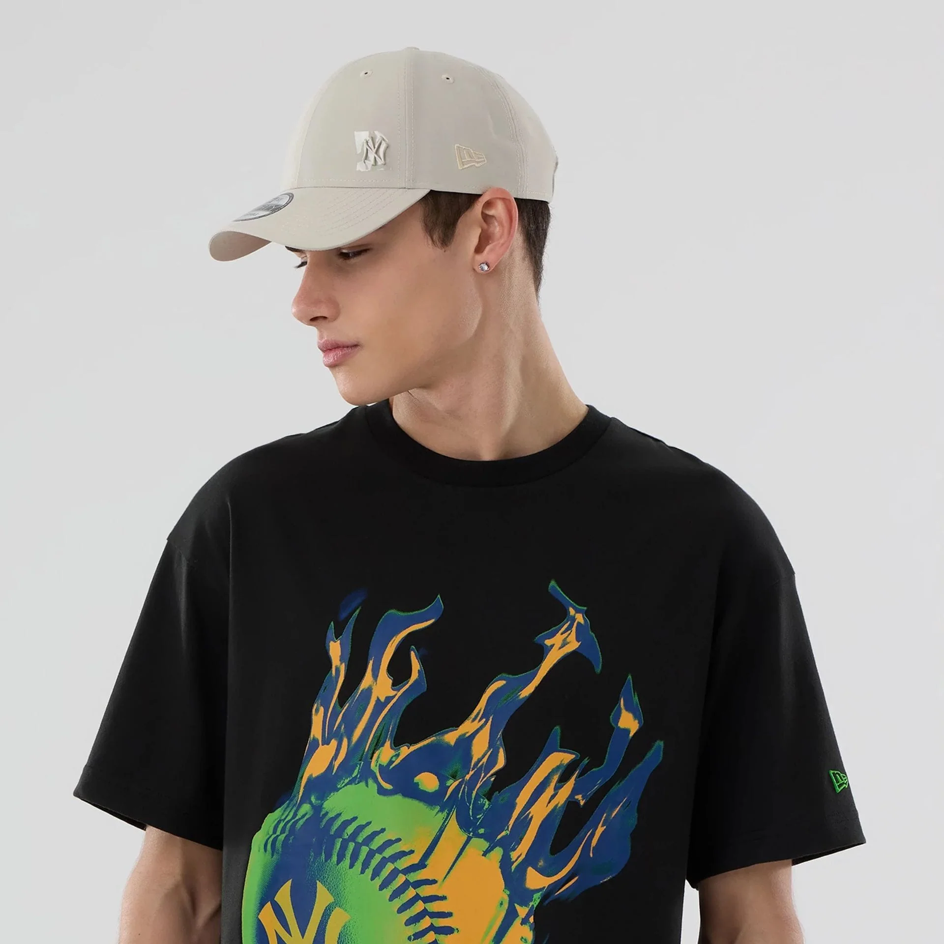 New York Yankees MLB On Fire Black Oversized T-Shirt - Image 6