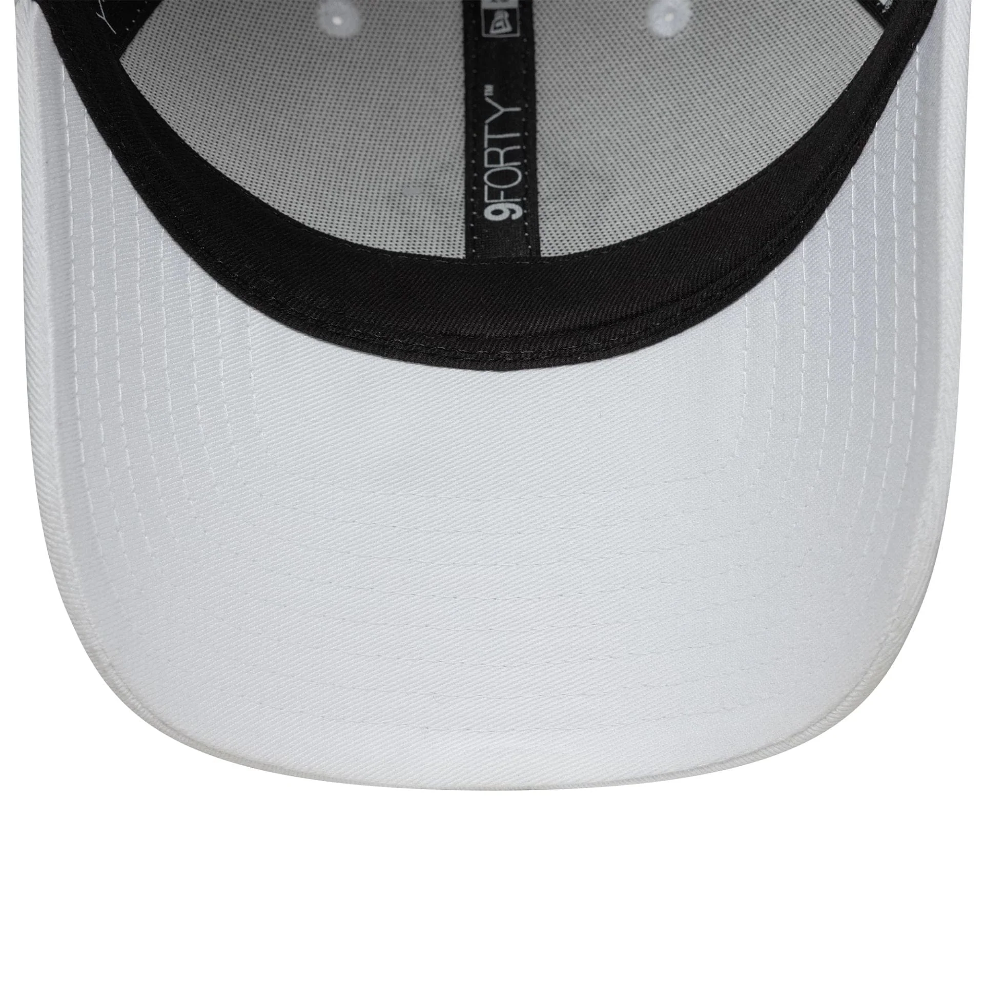 New York Yankees MLB Outline White 9FORTY Adjustable Cap - Image 5
