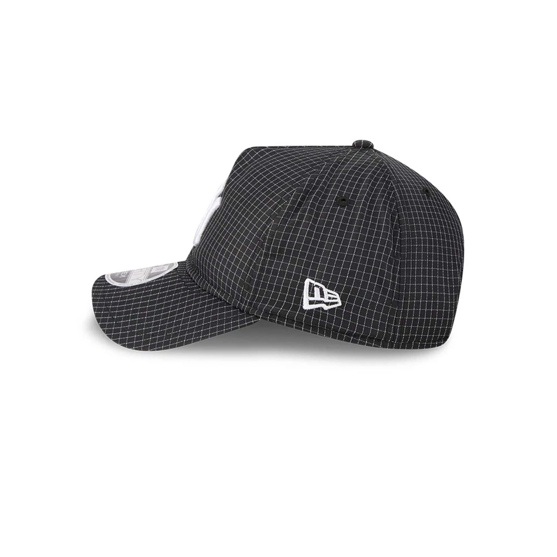 New York Yankees MLB Quickstrike Black 9FORTY Apex Adjustable Cap - Image 5
