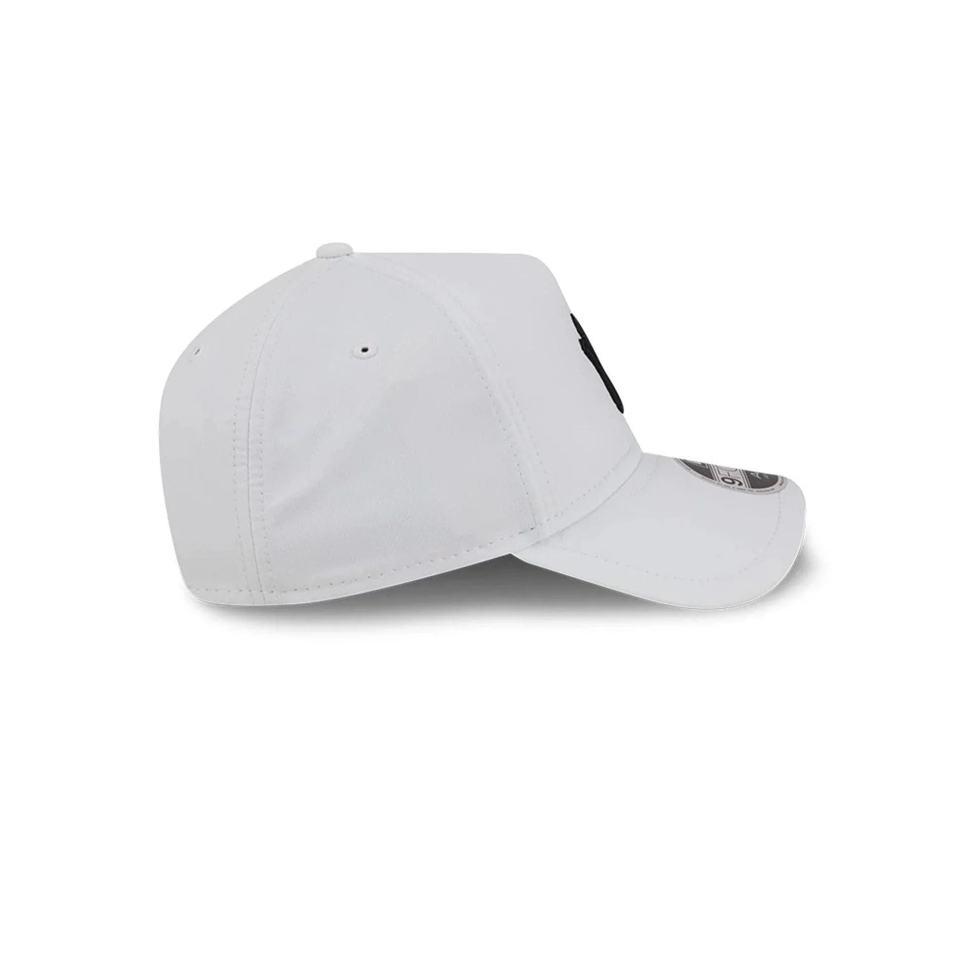 New York Yankees MLB Quickstrike White 9FORTY Apex Adjustable Cap - Image 7