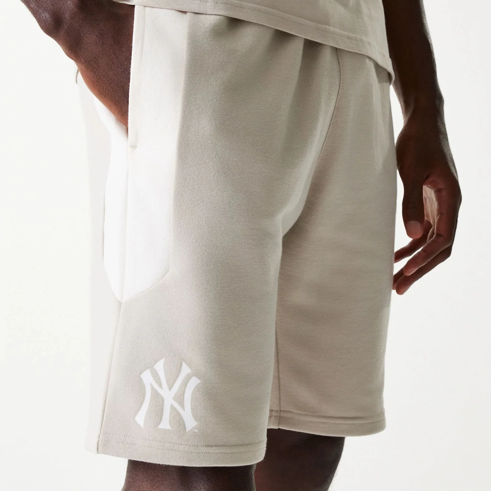 New York Yankees MLB Raglan Cream Shorts - Image 3