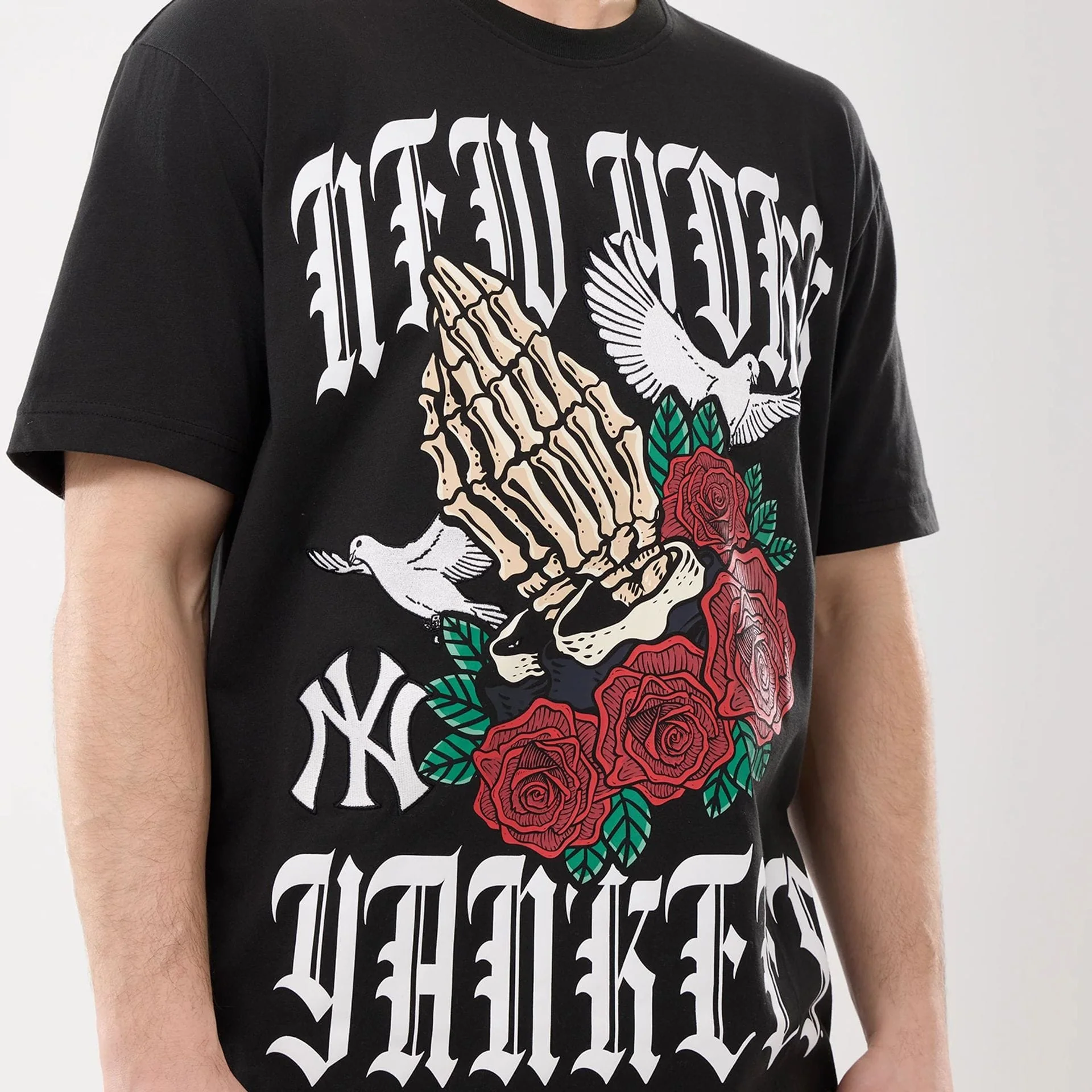 New York Yankees MLB Script Graphic Black T-Shirt - Image 3