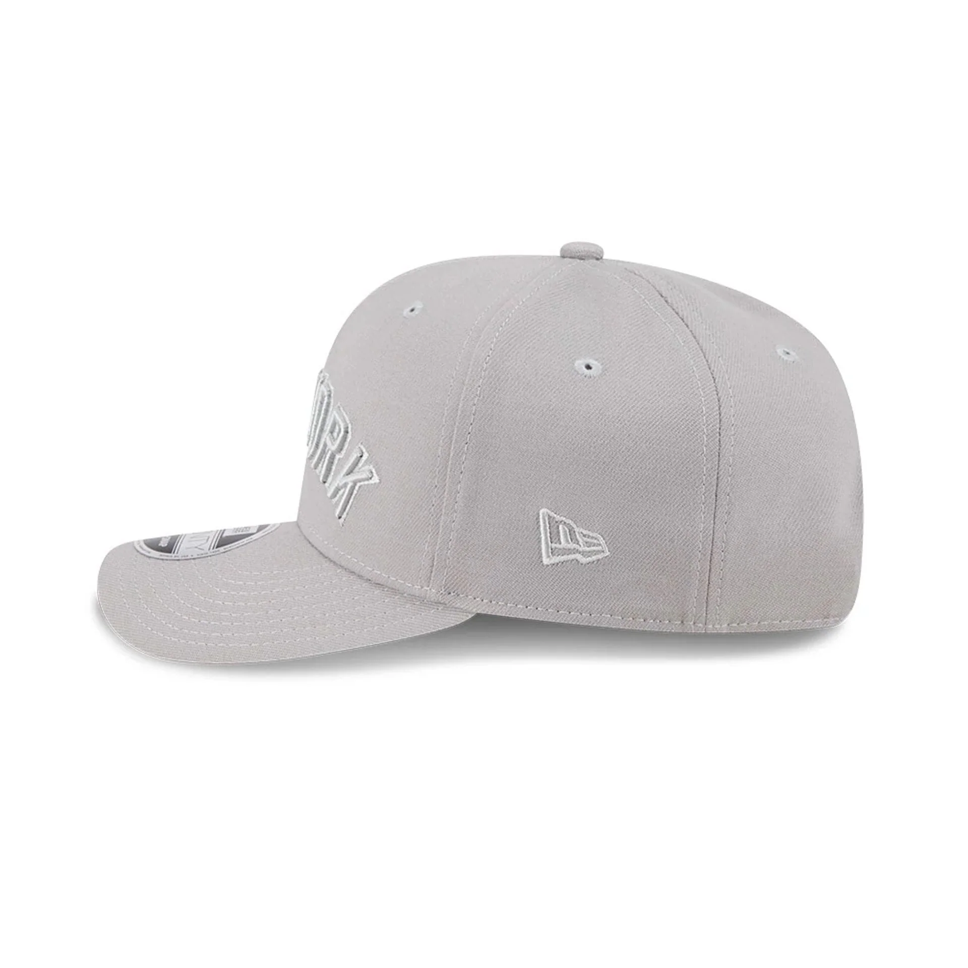 New York Yankees MLB Script Grey 9SEVENTY Stretch Snap Adjustable Cap - Image 4
