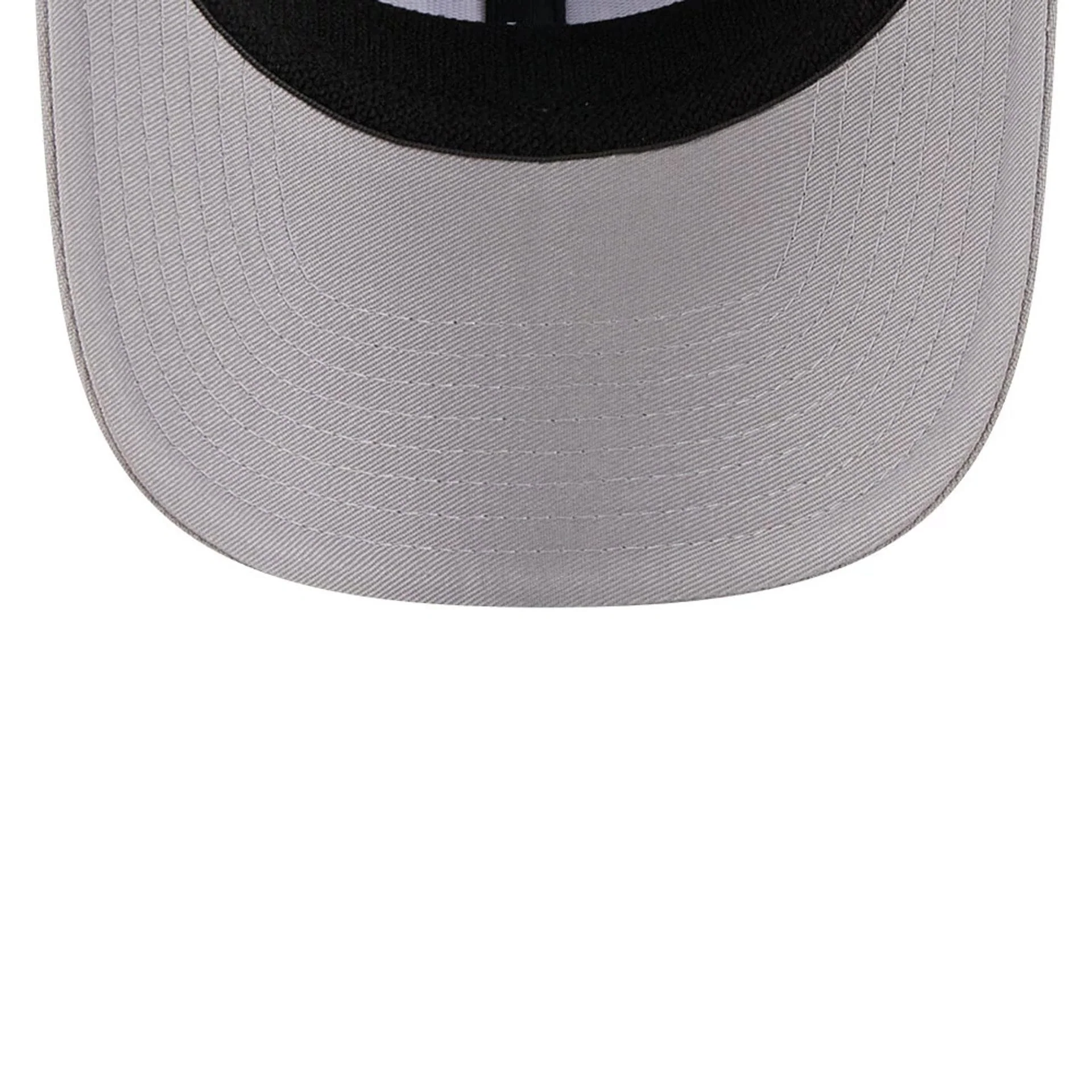 New York Yankees MLB Script Grey 9SEVENTY Stretch Snap Adjustable Cap - Image 7