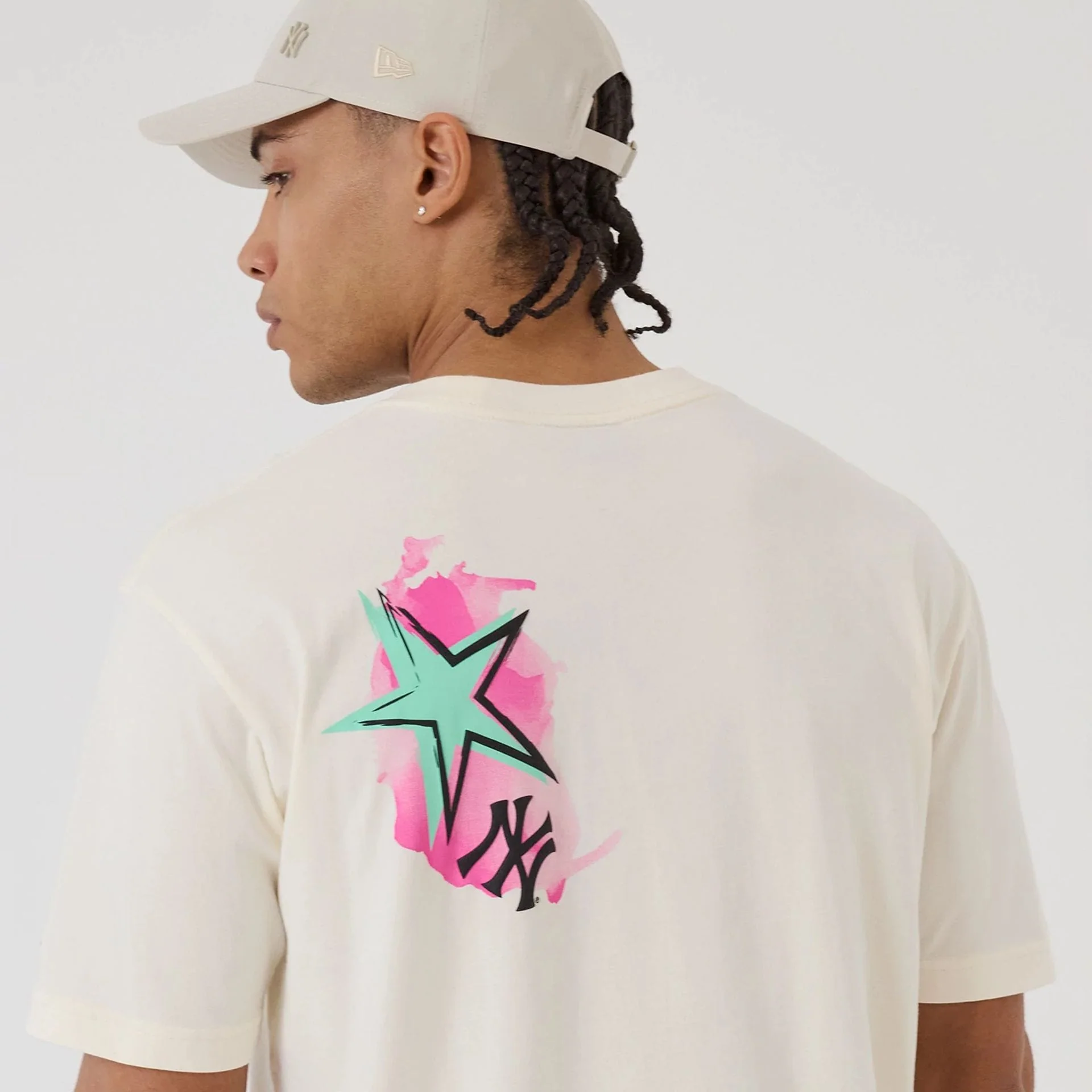 New York Yankees MLB Street Art Graphic Light Beige T-Shirt - Image 7