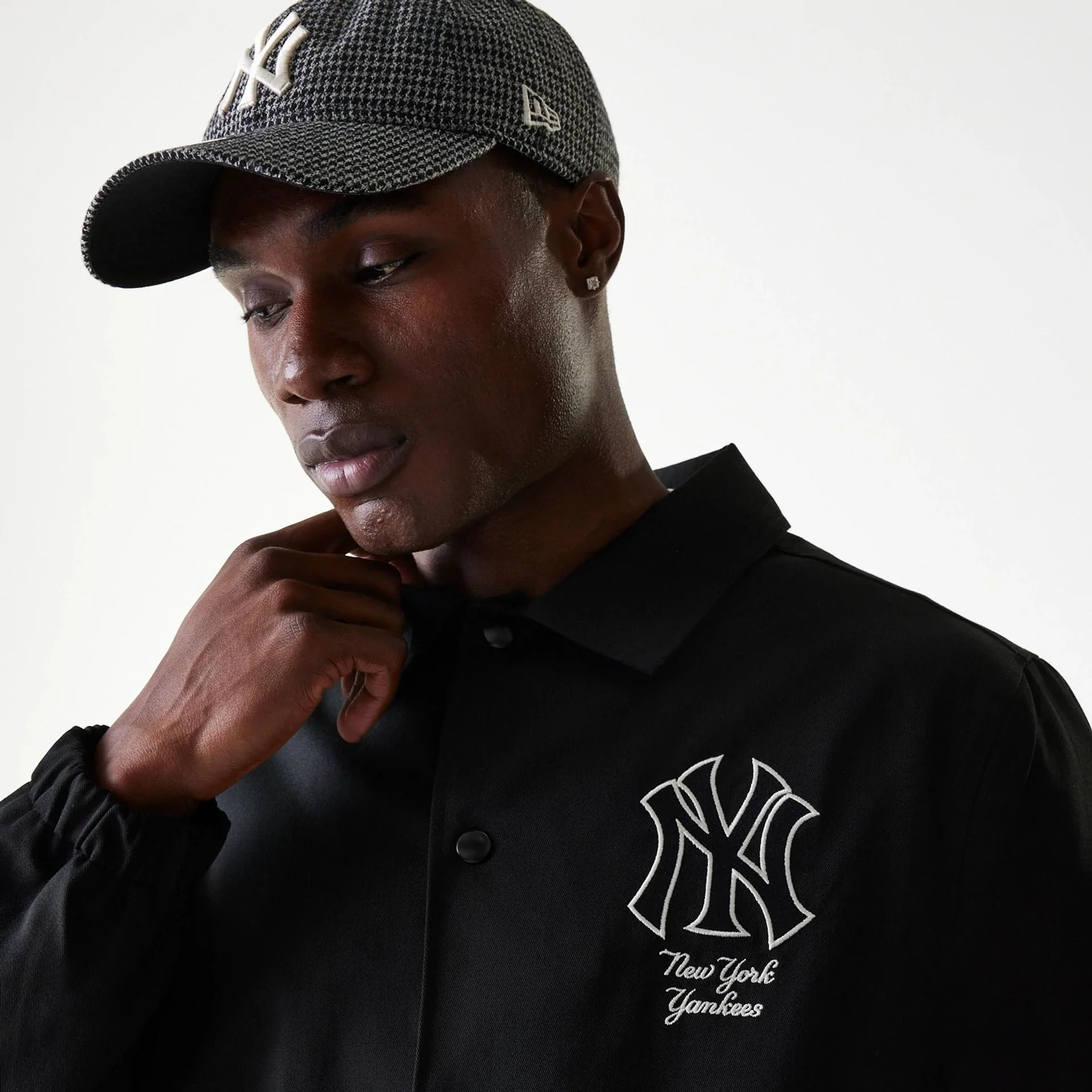 New York Yankees MLB Twill Black Coaches Jacket - Image 4