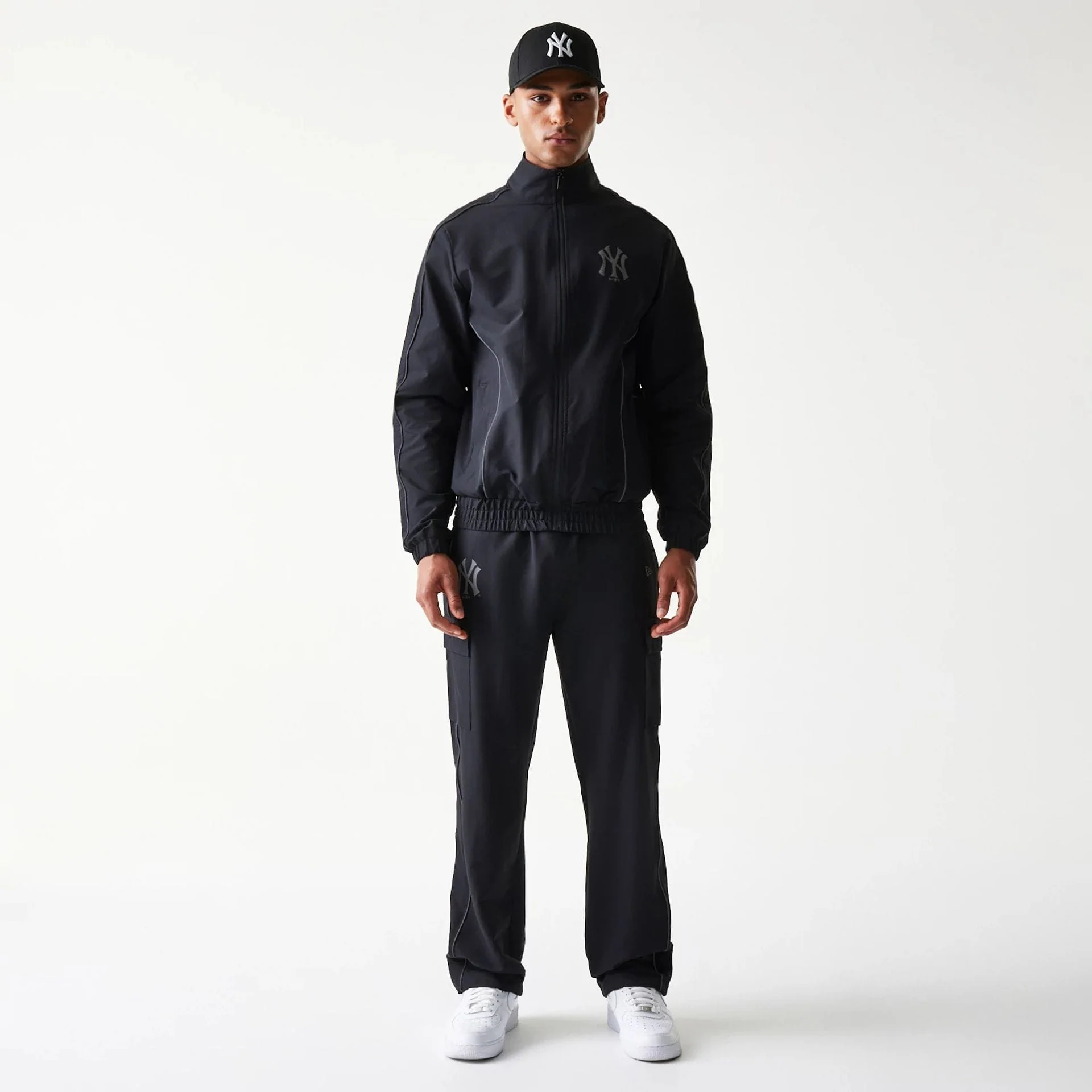 New York Yankees MLB Utility Black Straight Leg Cargo Joggers - Image 8