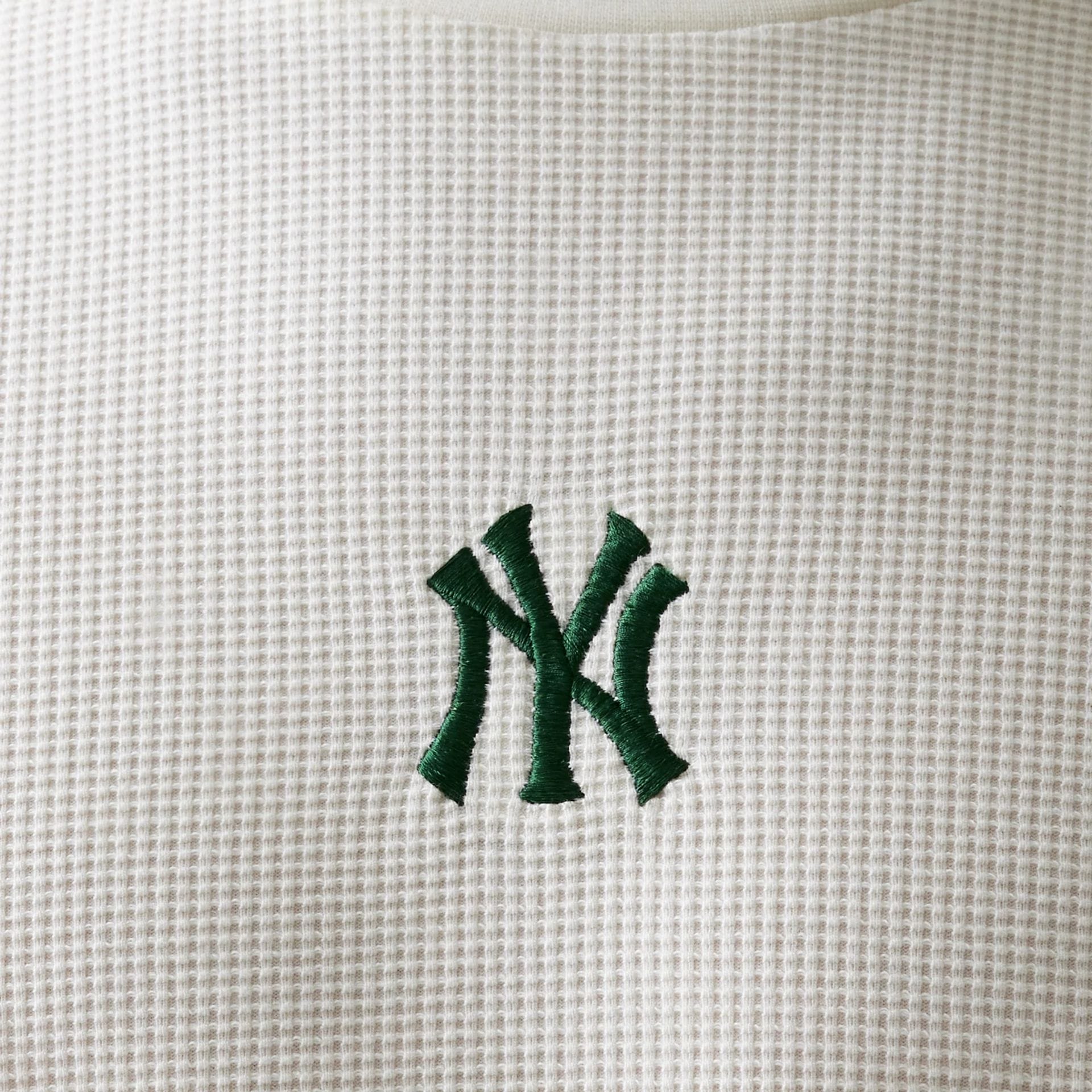 New York Yankees MLB Waffle Open White Oversized T-Shirt - Image 6