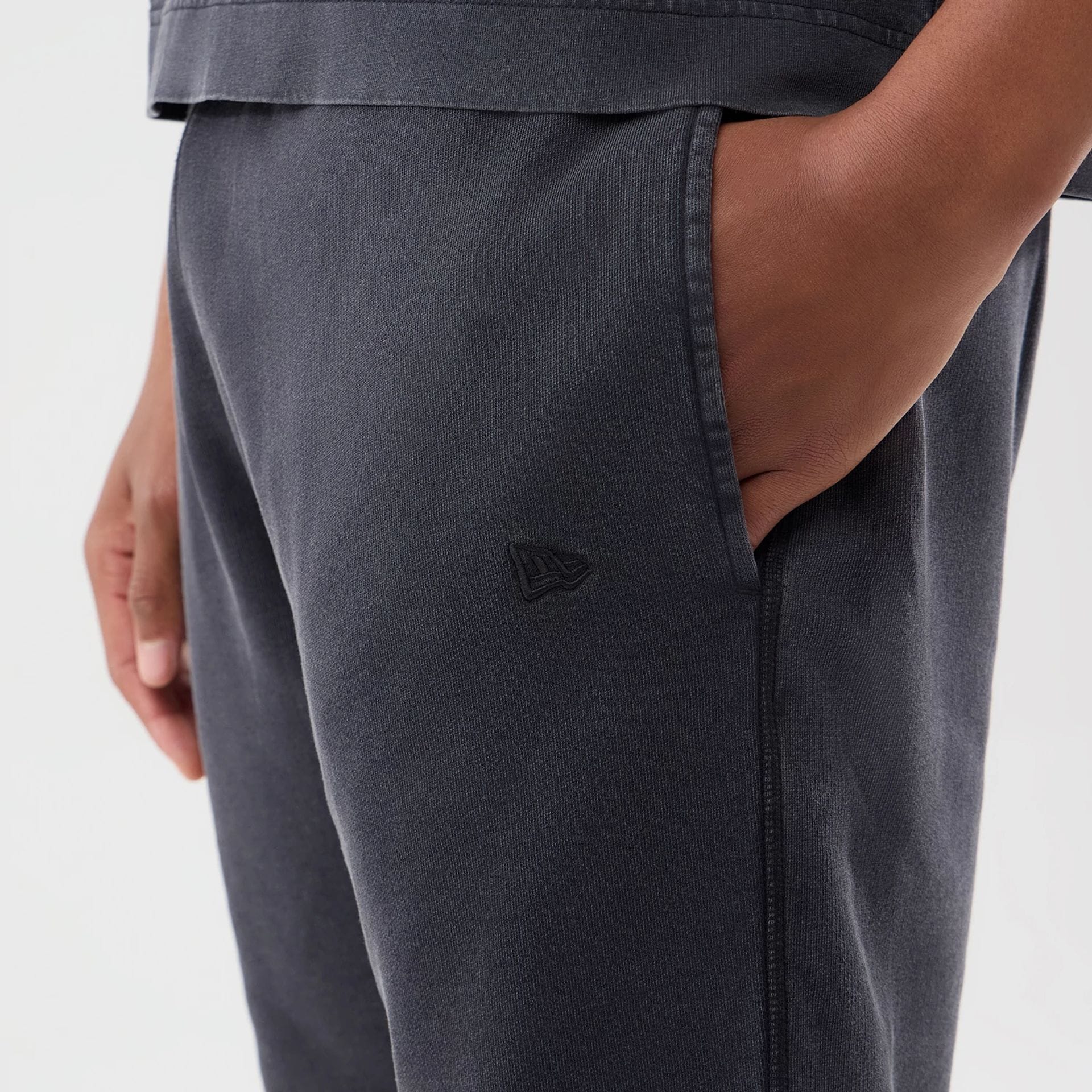 New York Yankees MLB Washed Black Shorts - Image 4