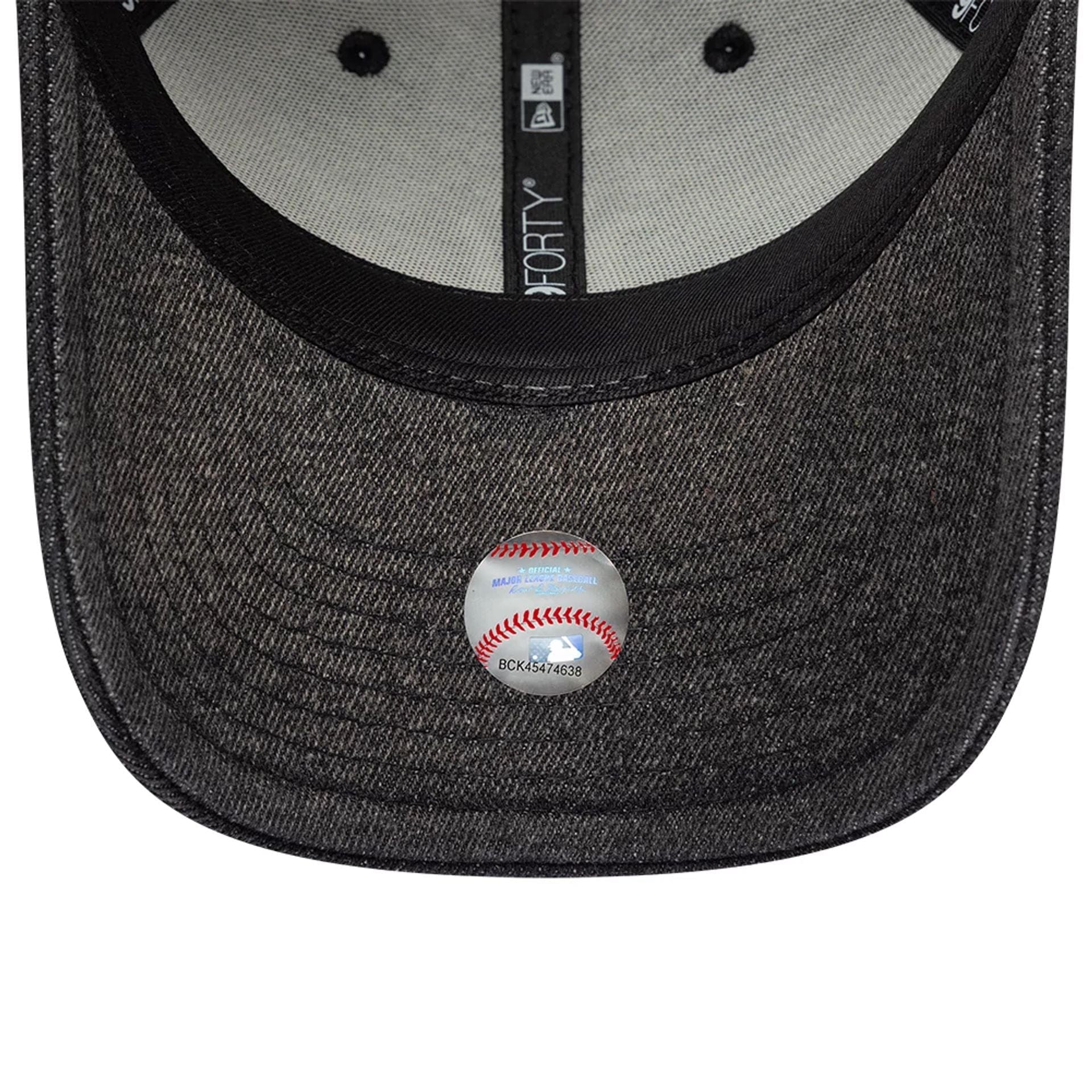 New York Yankees MLB Washed Denim Black 9FORTY Adjustable Cap - Image 7