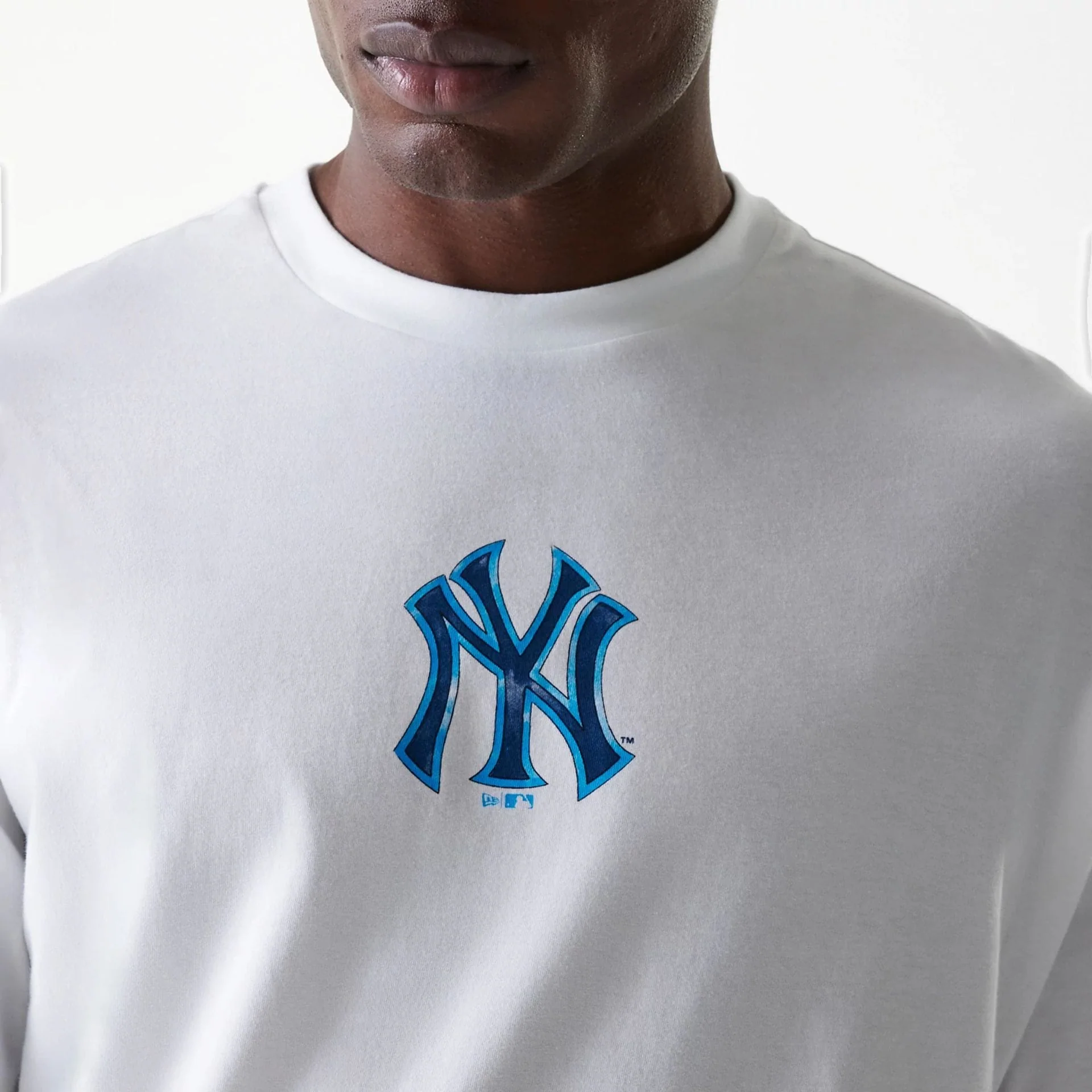 New York Yankees MLB World Series White Oversized T-Shirt - Image 4