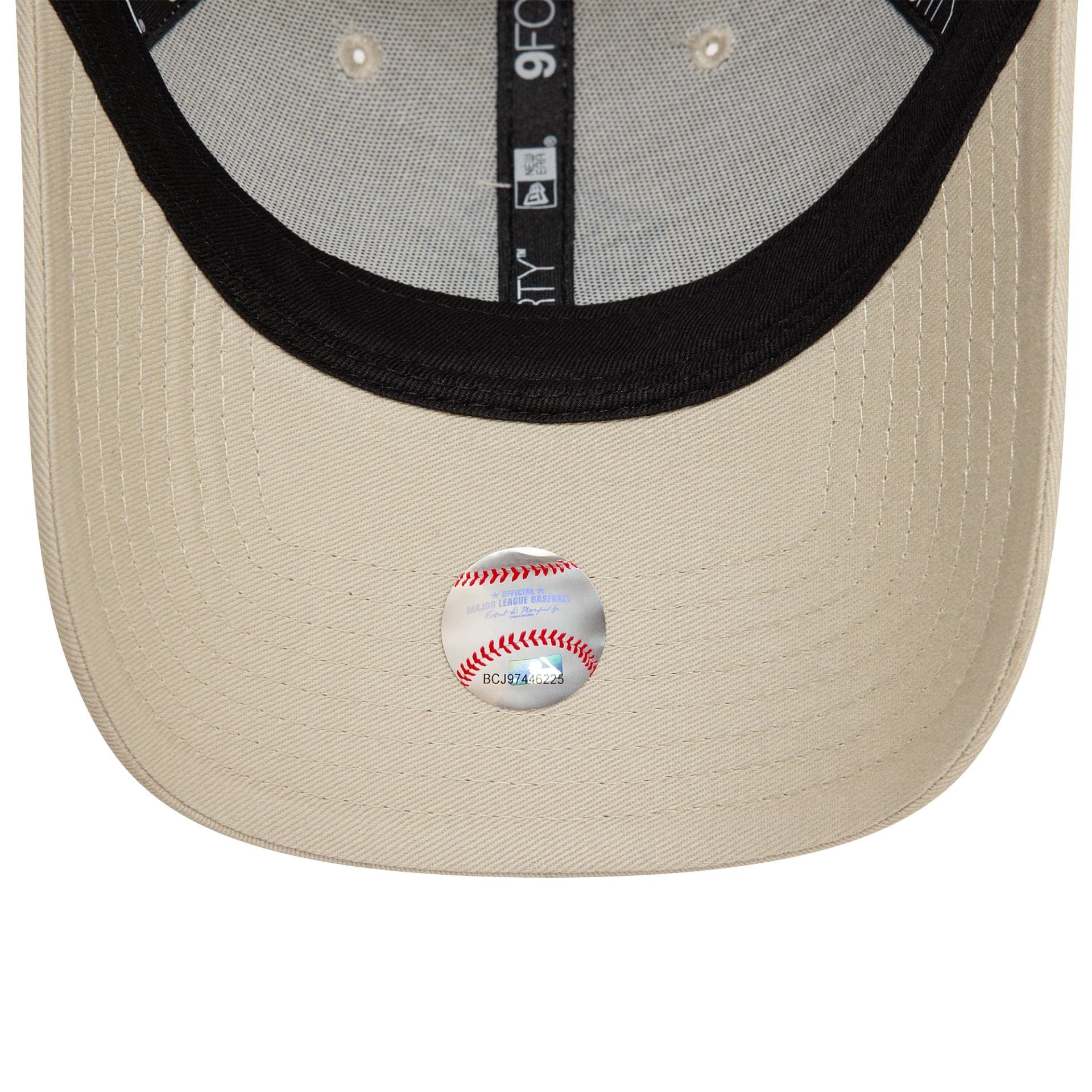 New York Yankees Team Outline Cream 9FORTY Adjustable Cap - Image 5