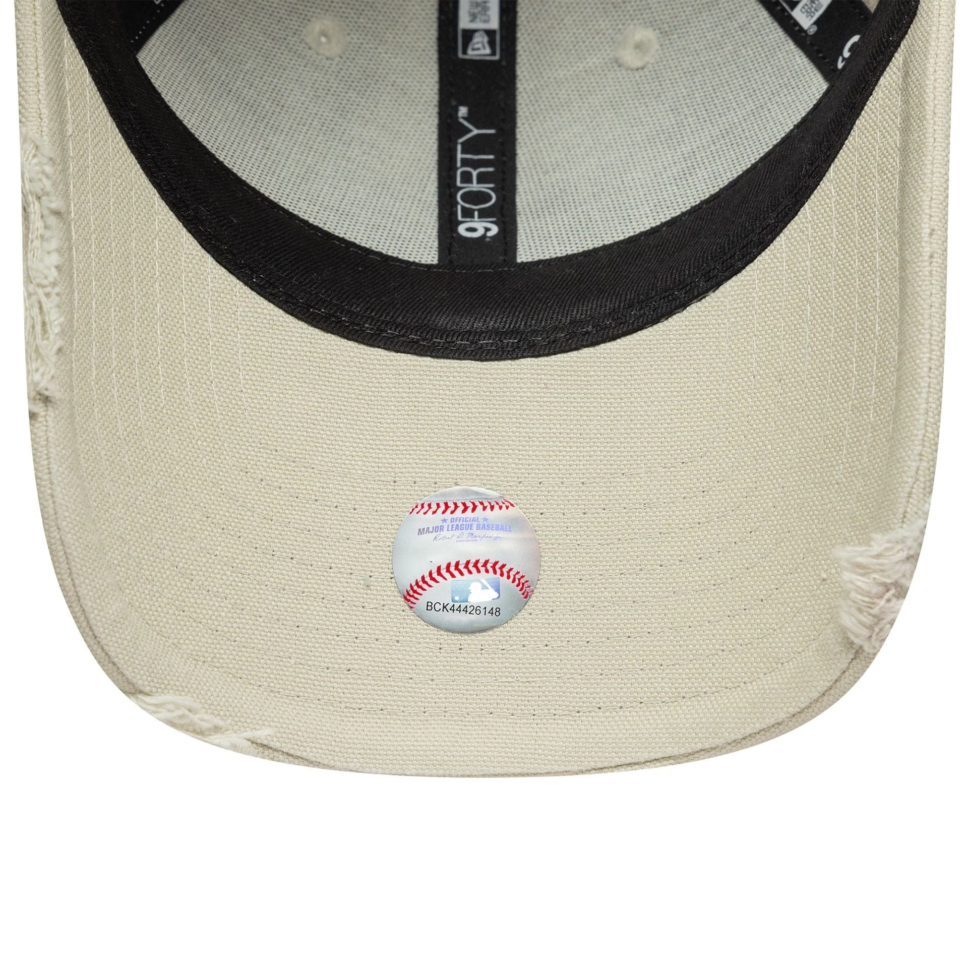 New York Yankees Womens MLB Distressed Cream 9FORTY Adjustable Cap - Image 5