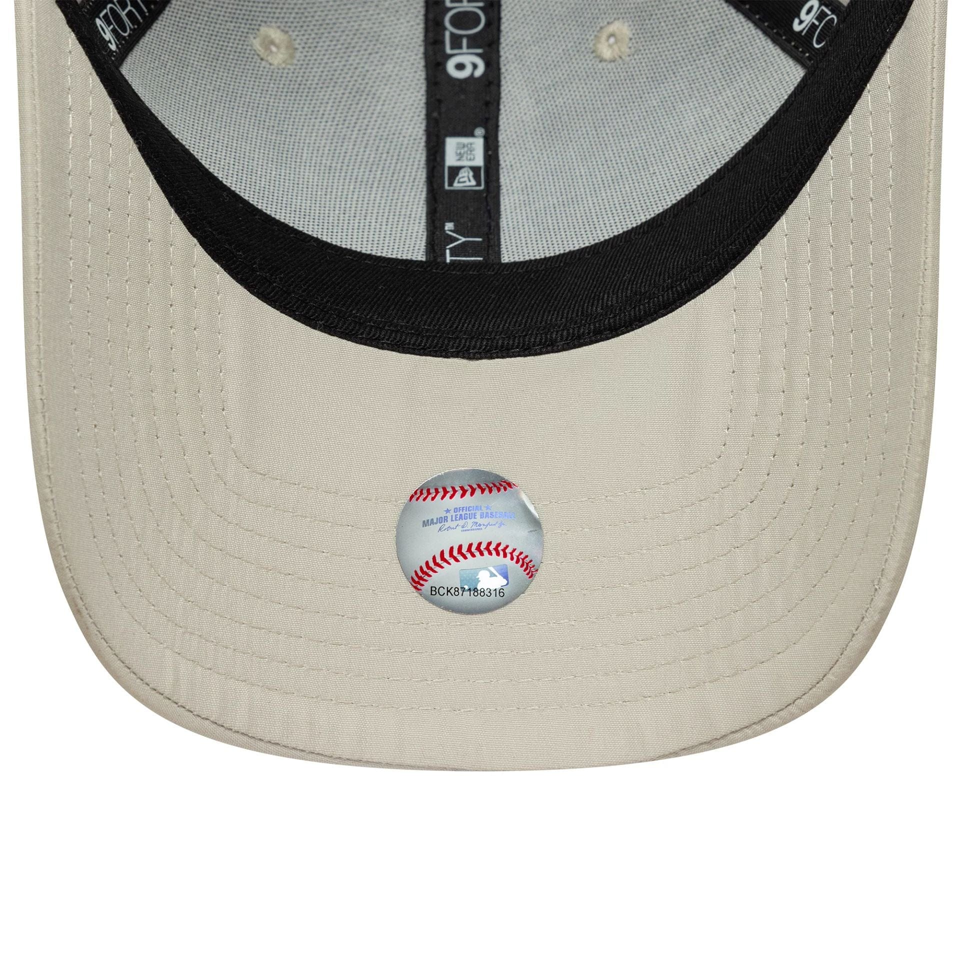 New York Yankees Womens MLB Flawless Light Beige 9FORTY Cap - Image 5