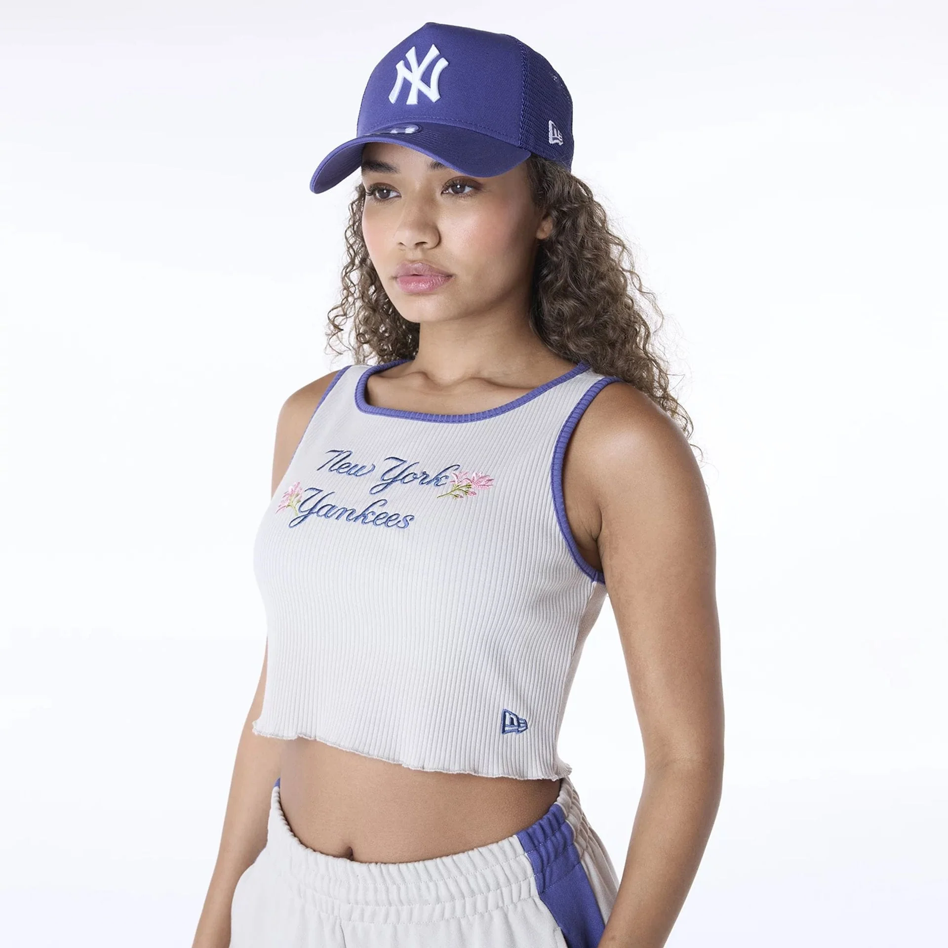 New York Yankees Womens MLB Floral Cream Vest - Image 6