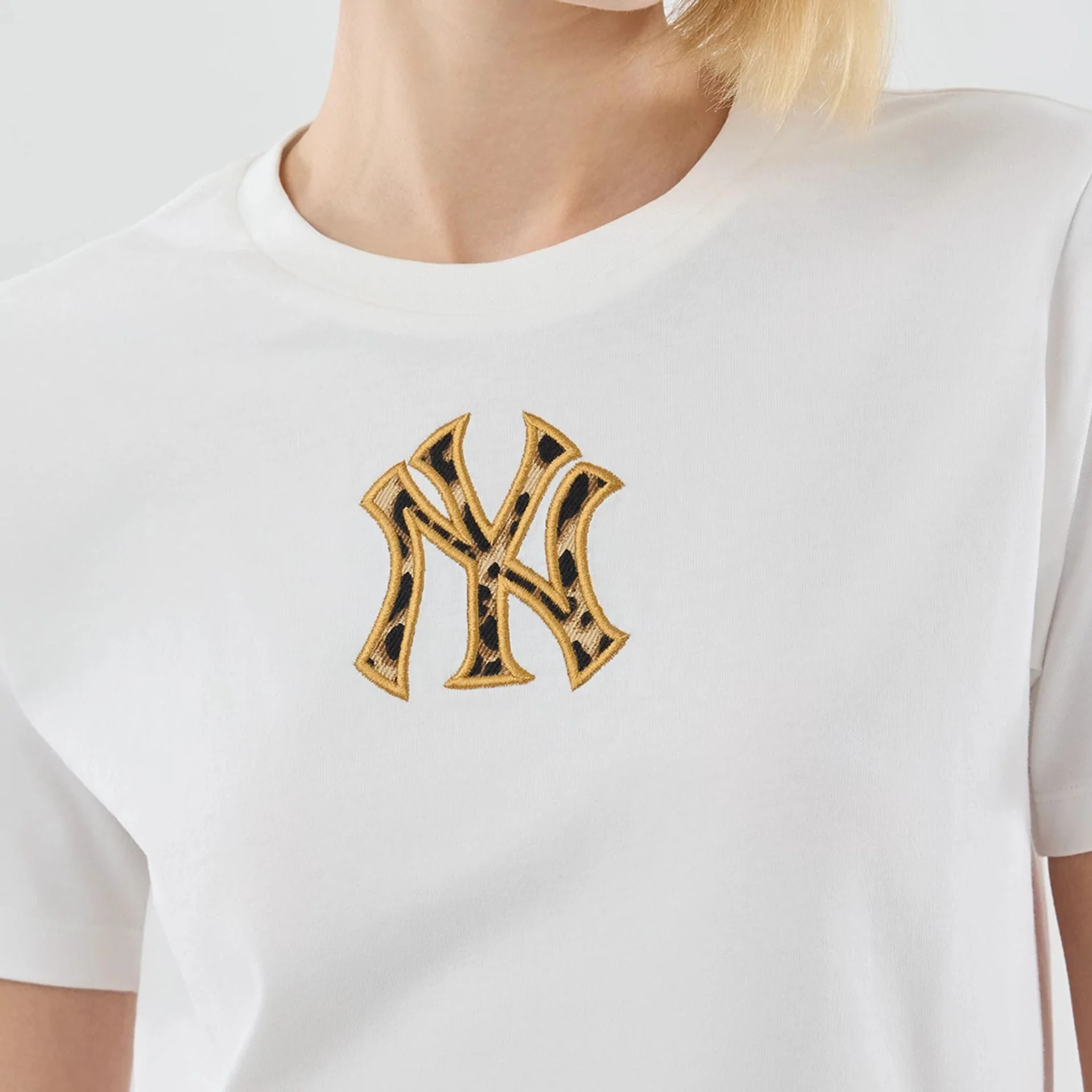 New York Yankees Womens MLB Infill White T-shirt - Image 4