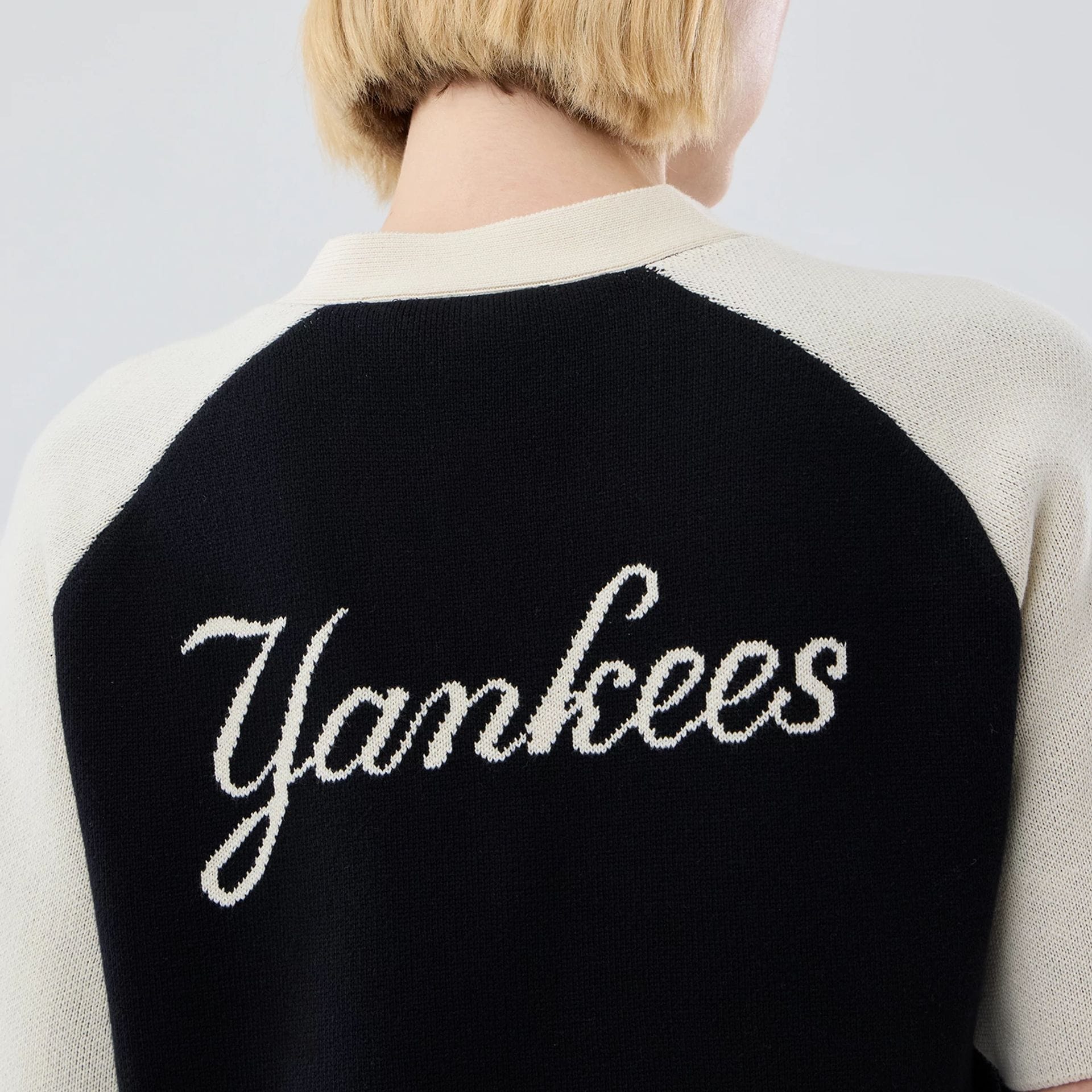New York Yankees Womens MLB Knit Stripe Black Short Sleeve Cardigan - Image 7