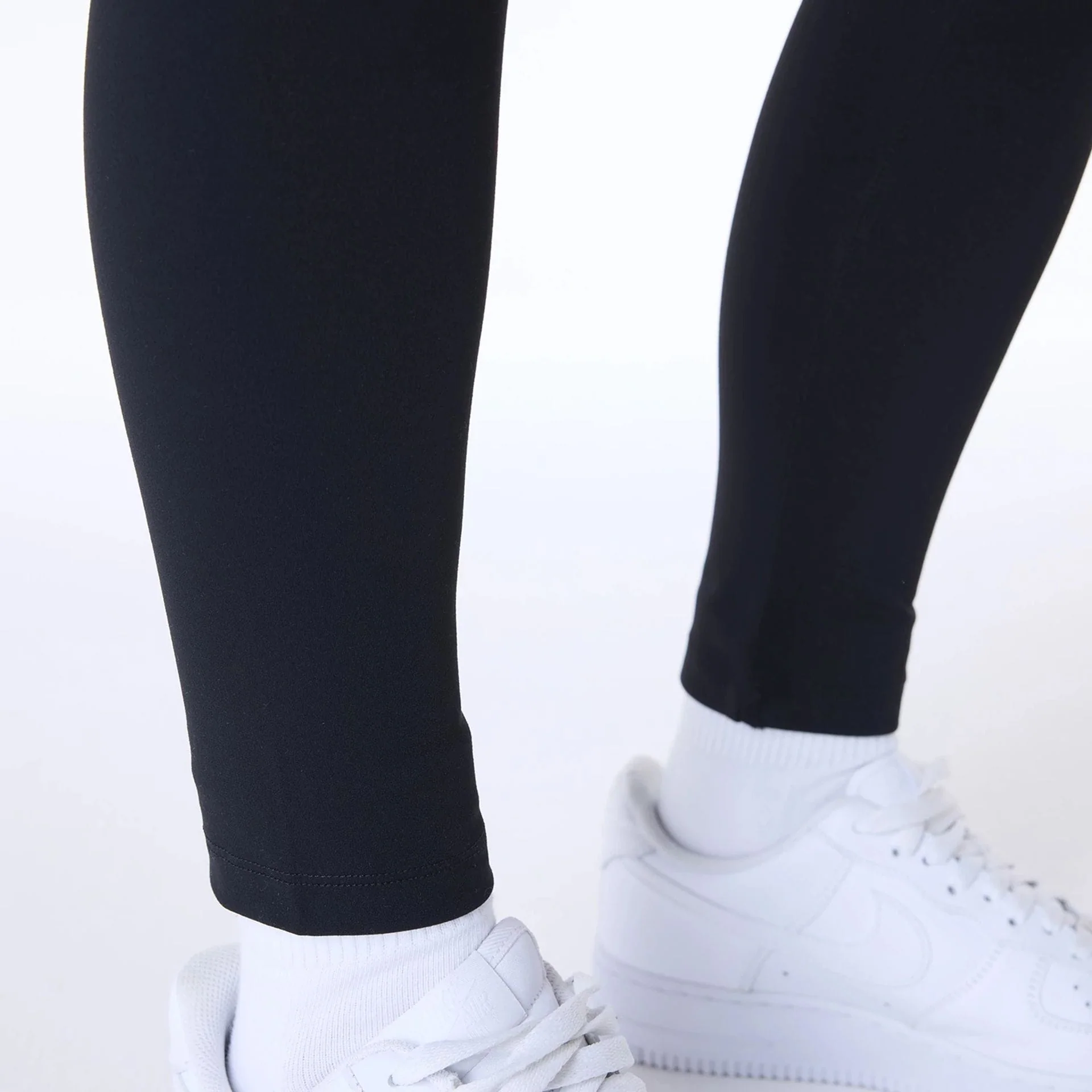 New York Yankees Womens MLB League Essential Black Leggings - Image 5