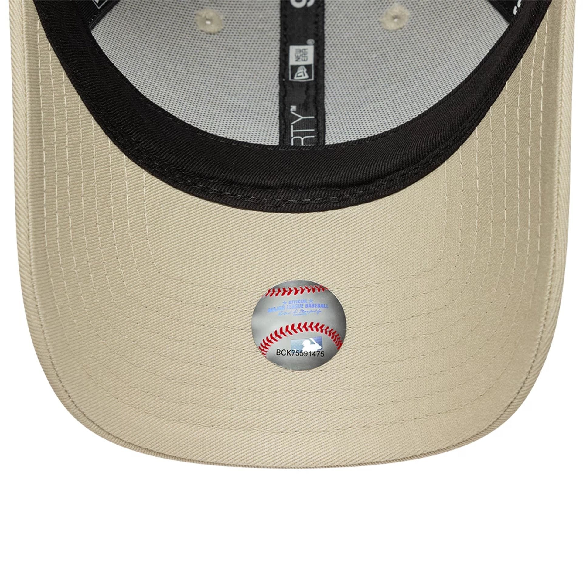 New York Yankees Womens MLB Metallic Light Beige 9FORTY Adjustable Cap - Image 5