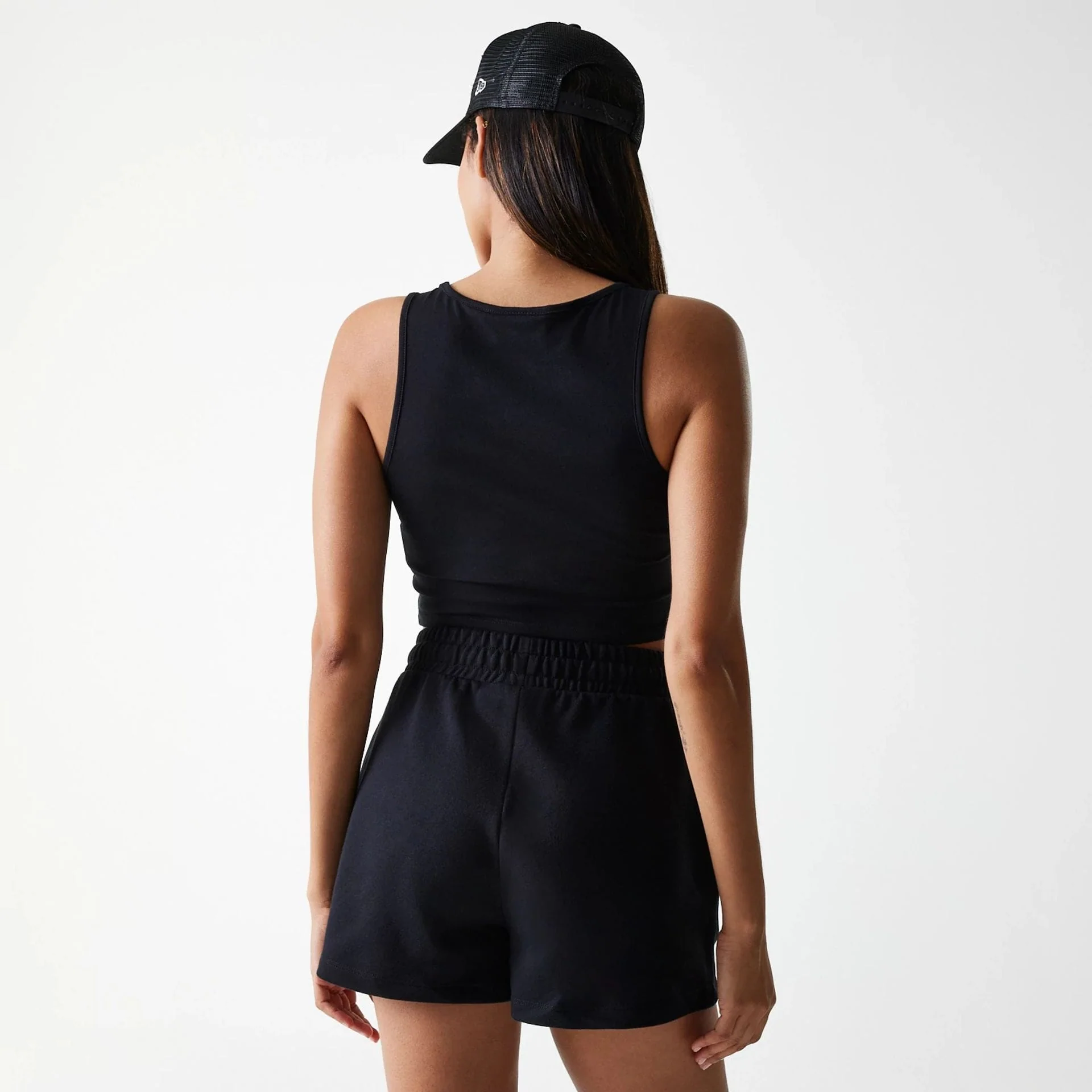 New York Yankees Womens MLB Midi League Essential Black Crop Tank Top - Image 2