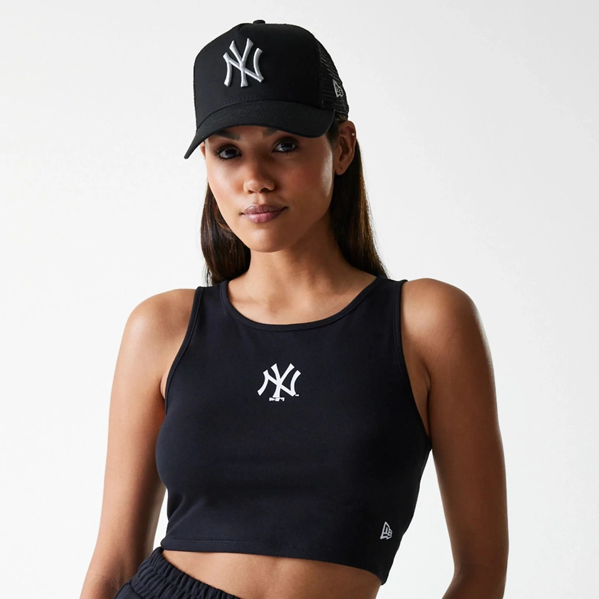 New York Yankees Womens MLB Midi League Essential Black Crop Tank Top - Image 6