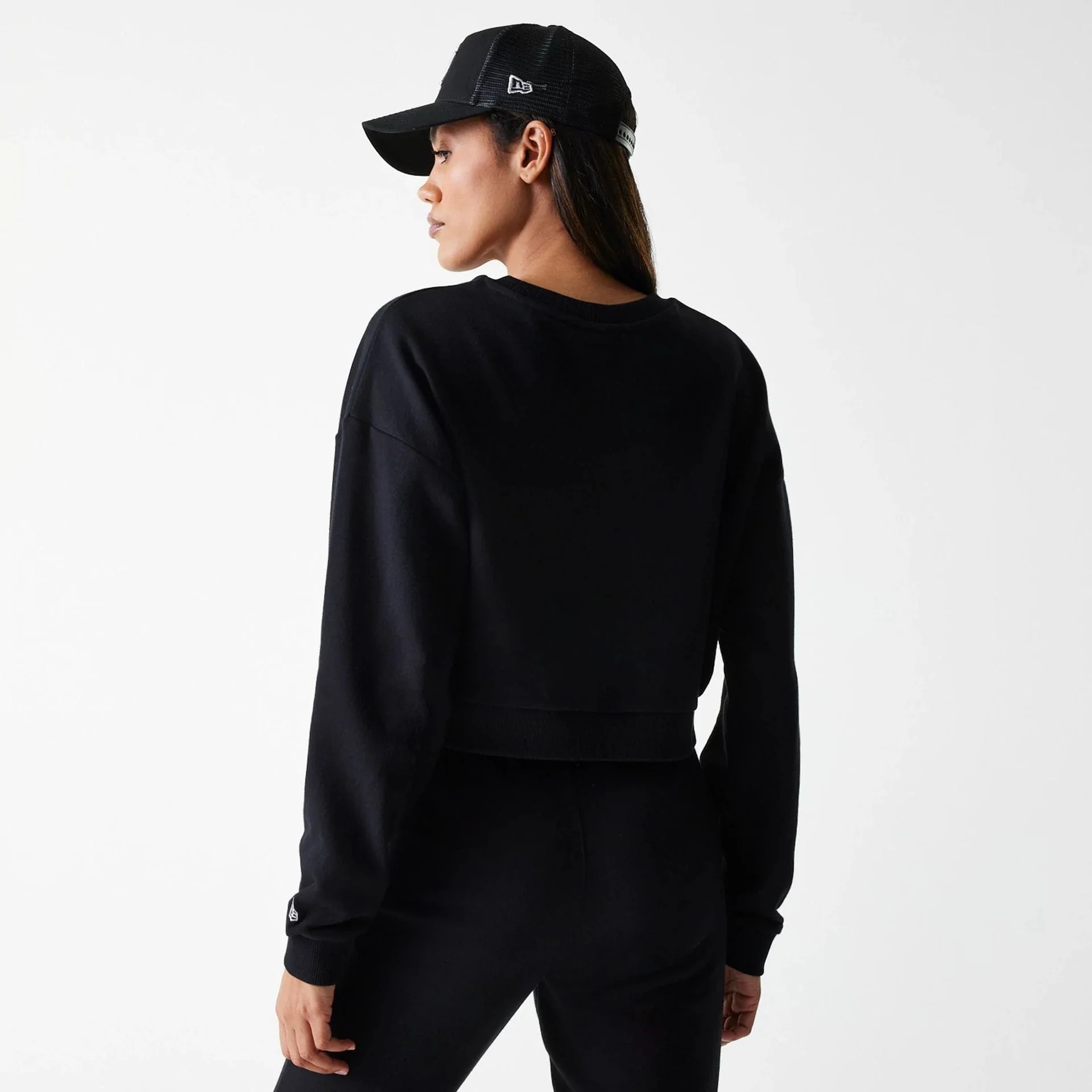 New York Yankees Womens MLB Midi League Essential Black Cropped Crew Neck Sweater - Image 2