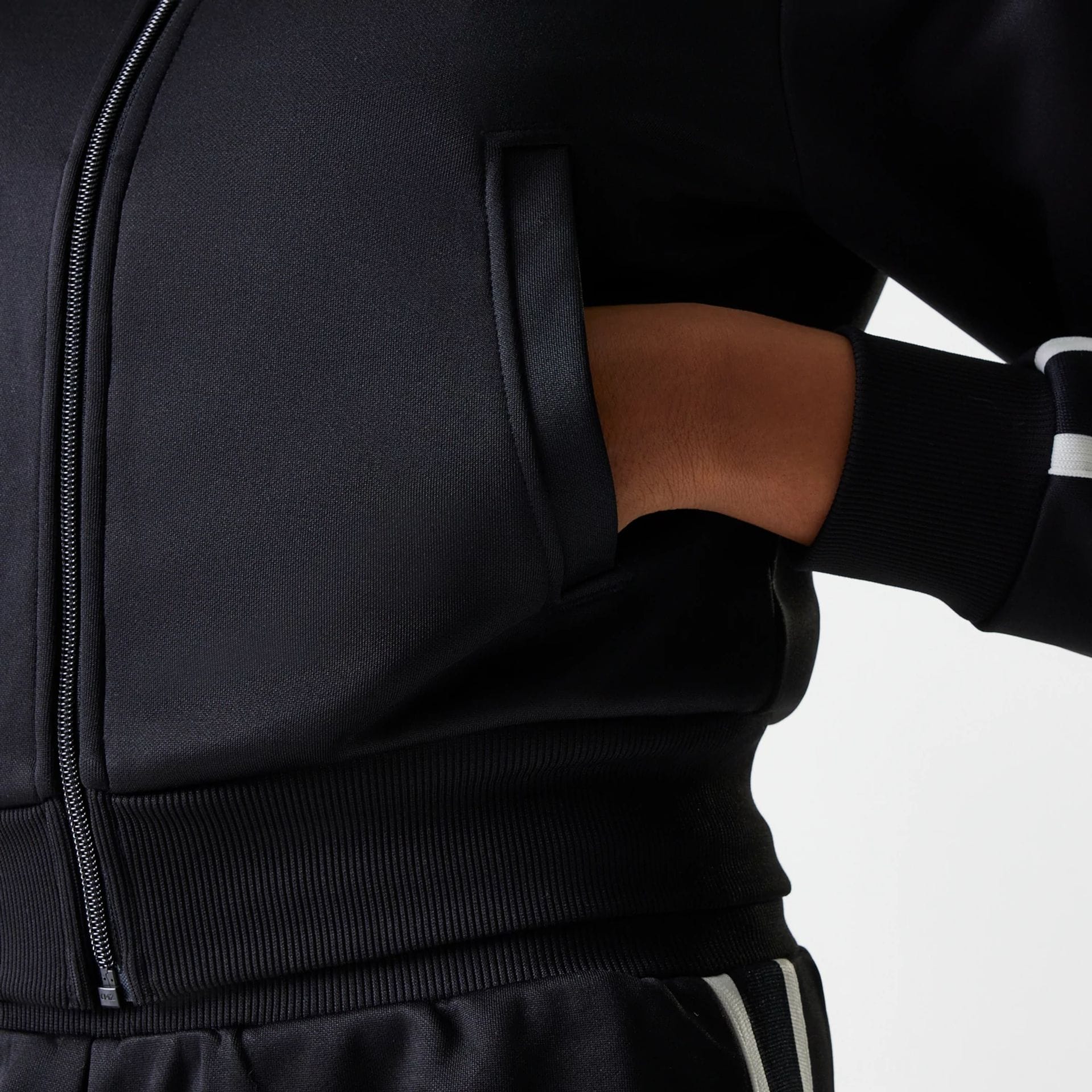 New York Yankees Womens MLB Midi Logo Black Track Jacket - Image 4