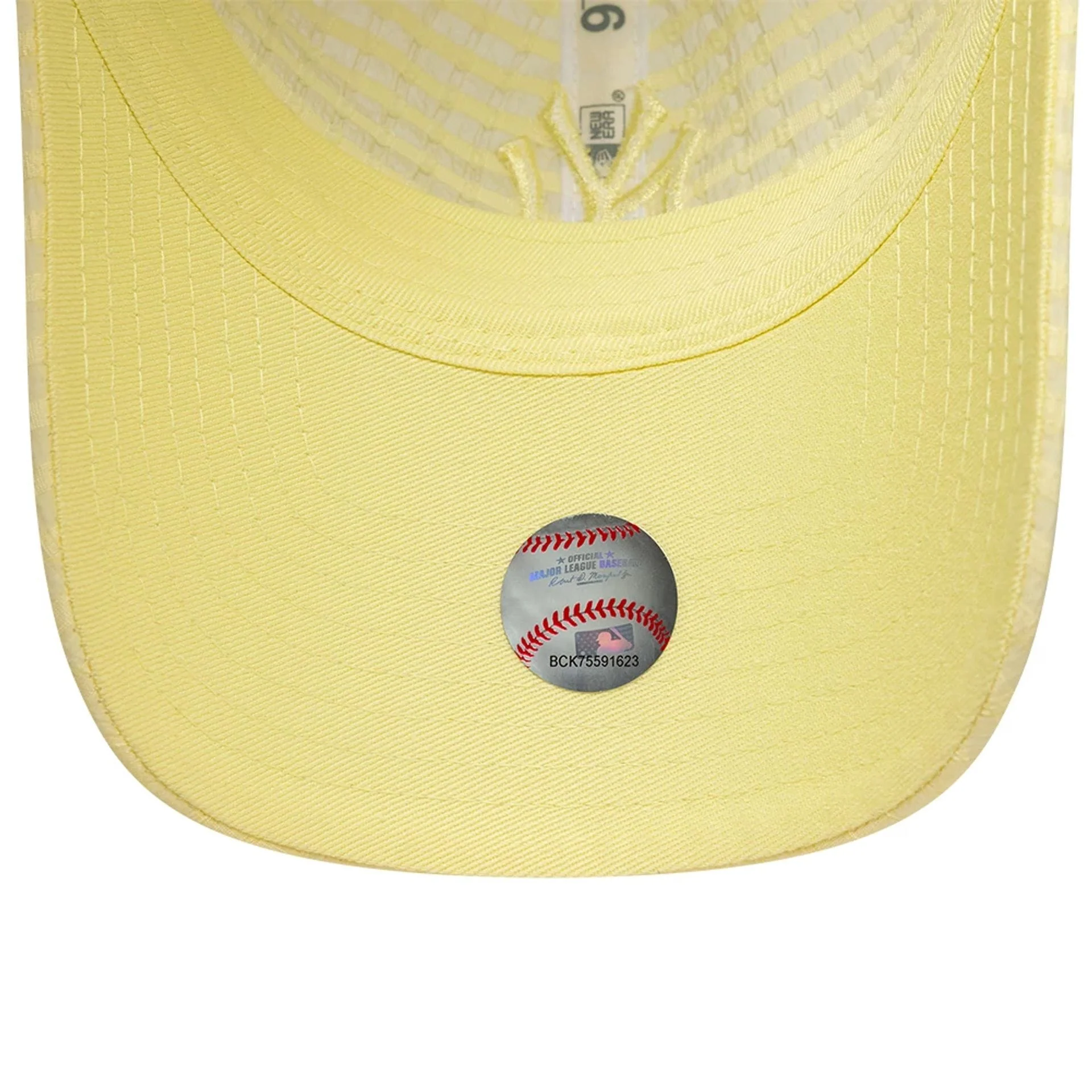 New York Yankees Womens MLB Seersucker Pastel Yellow 9TWENTY Adjustable Cap - Image 5