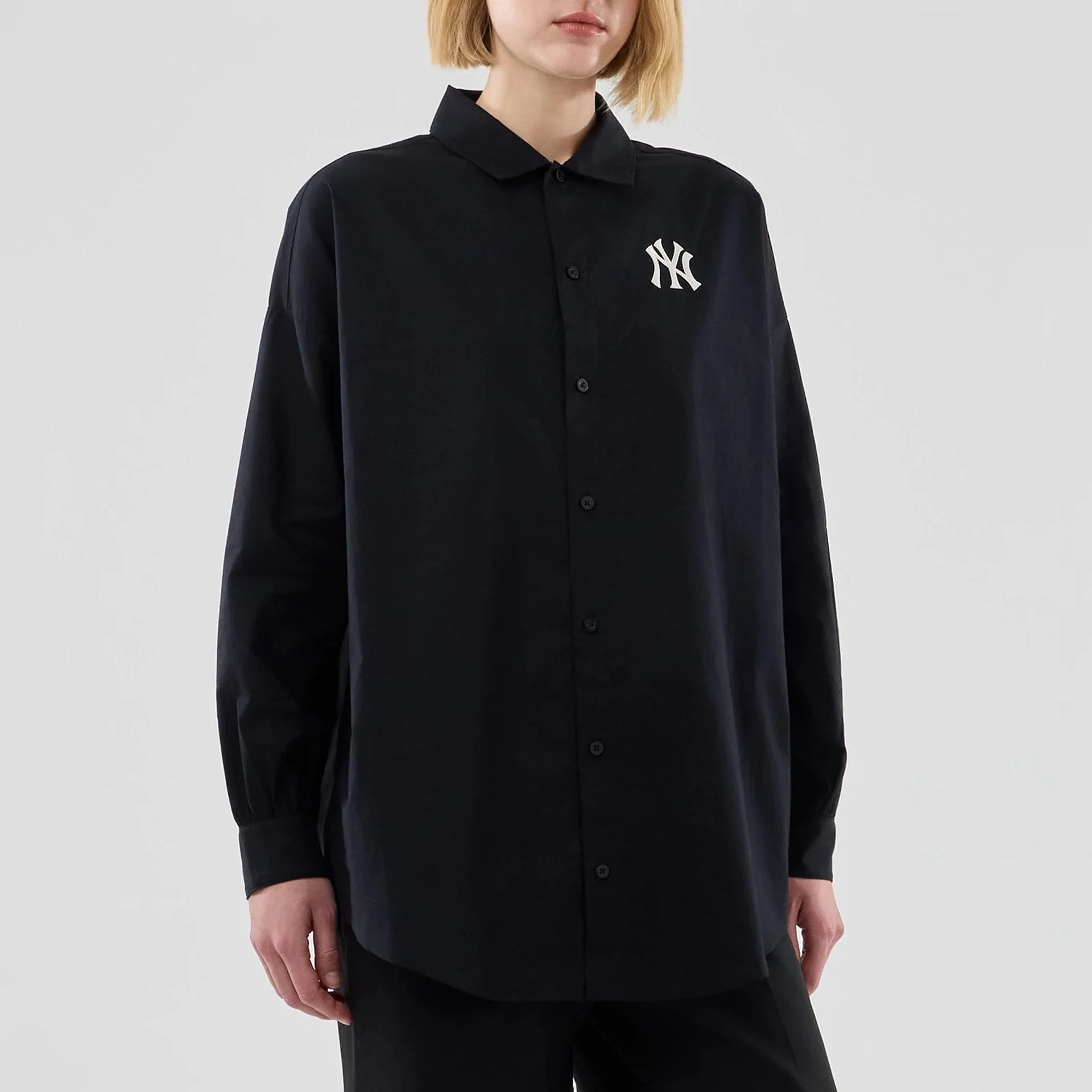 New York Yankees Womens MLB Shirt Black Long Sleeve Shirt - Image 3