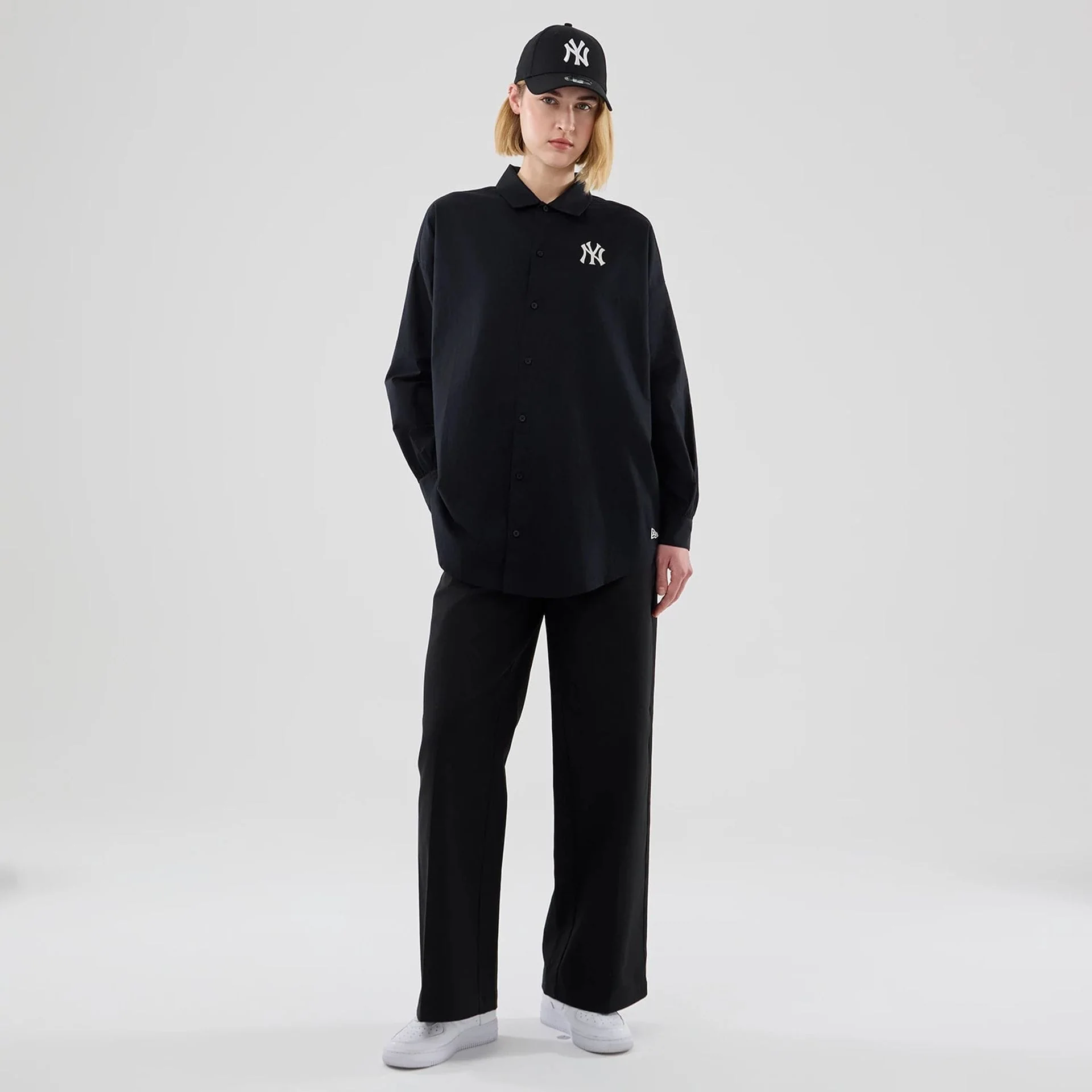 New York Yankees Womens MLB Shirt Black Long Sleeve Shirt - Image 8