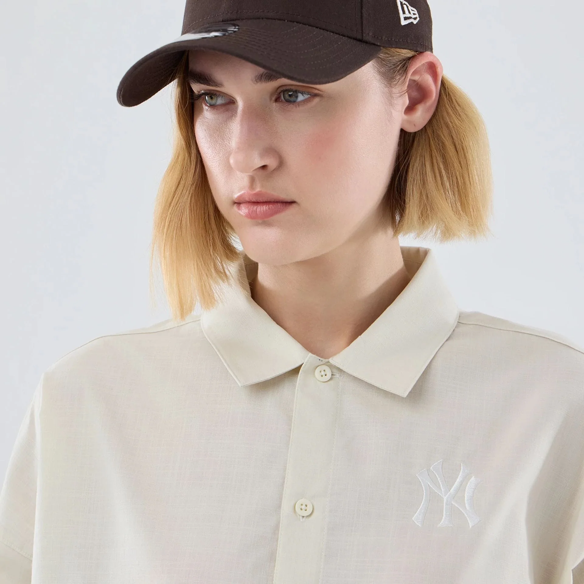 New York Yankees Womens MLB Shirt Cream Long Sleeve Shirt - Image 4