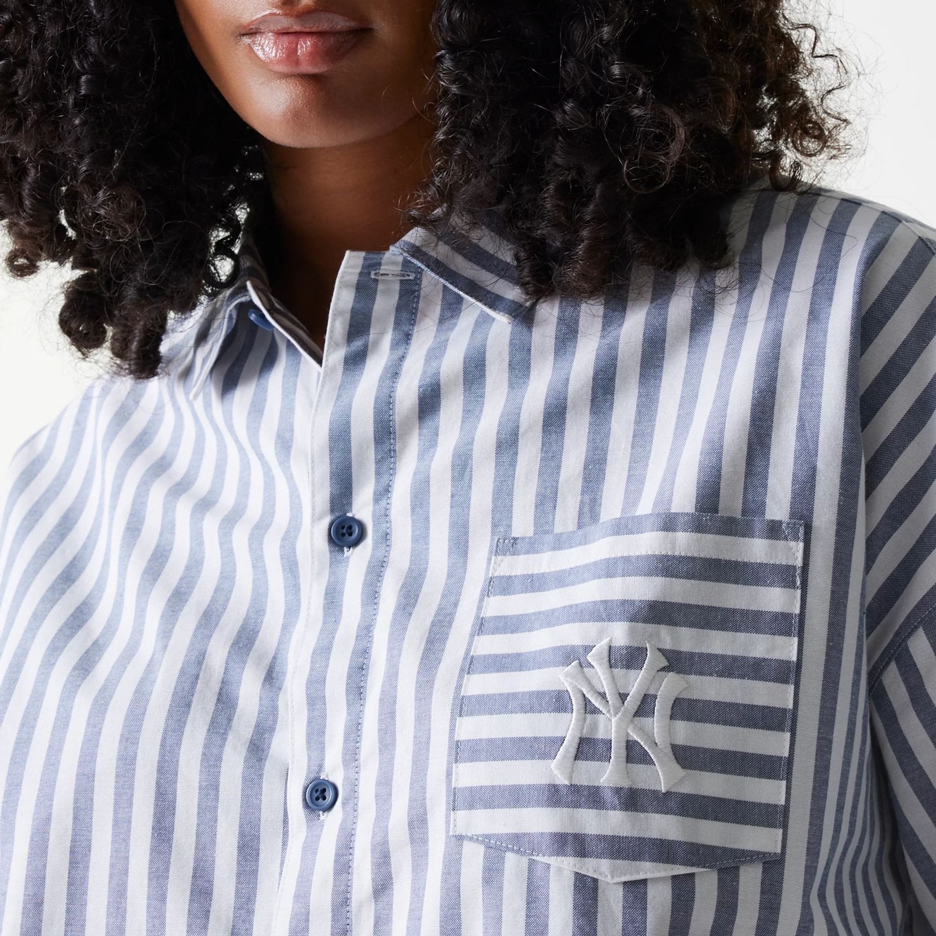 New York Yankees Womens MLB Stripe Dark Blue Long Sleeve Shirt - Image 4