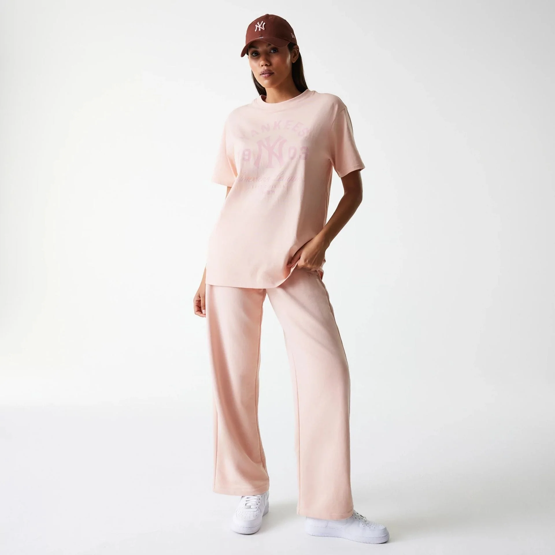 New York Yankees Womens MLB Tonal Graphic Pastel Pink Oversized T-Shirt - Image 5