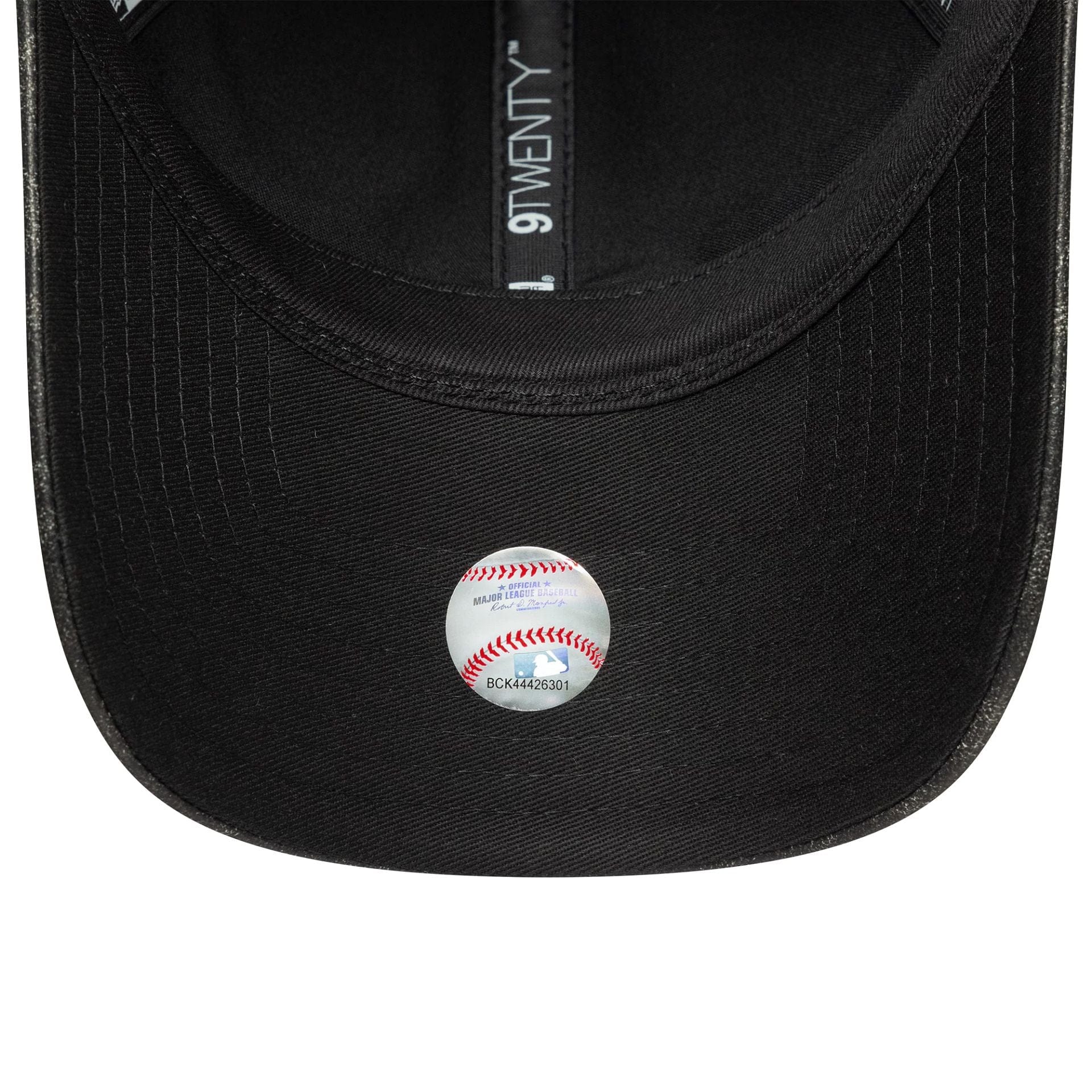 New York Yankees Womens MLB Worn PU Black 9TWENTY Adjustable Cap - Image 5