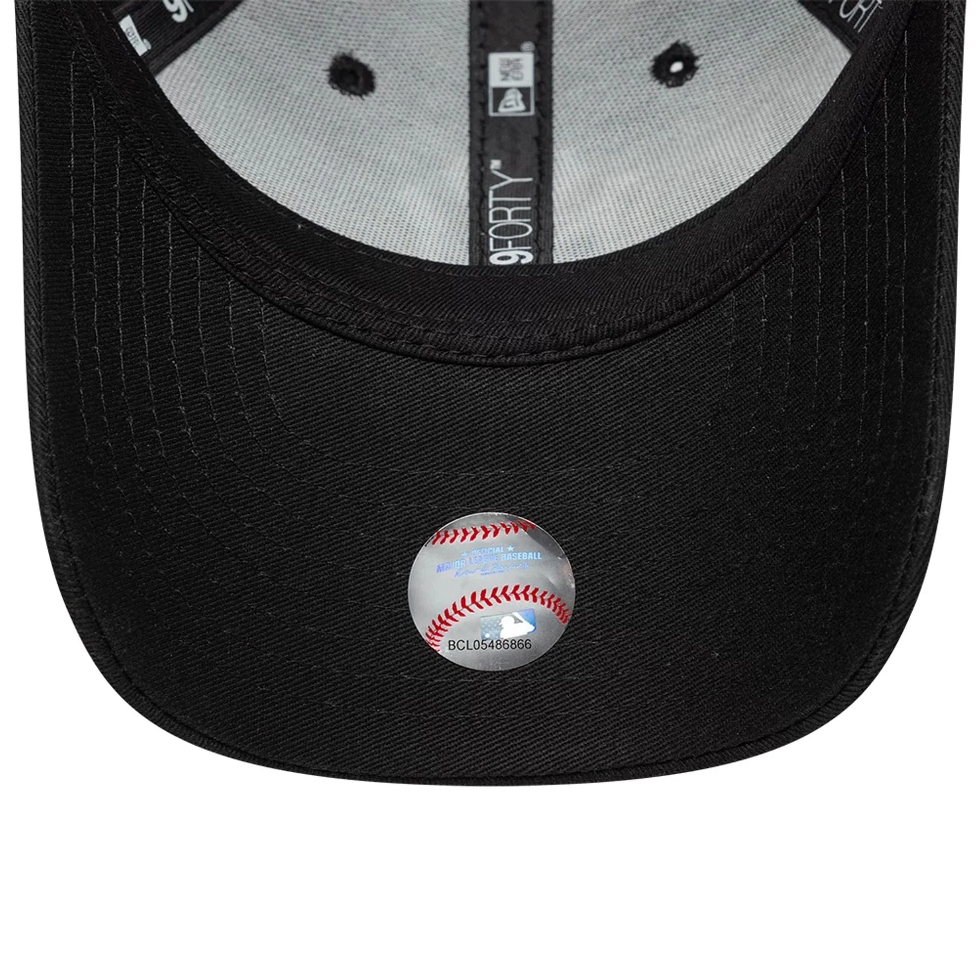 New York Yankees Youth MLB Icon Black 9FORTY Adjustable Cap - Image 5
