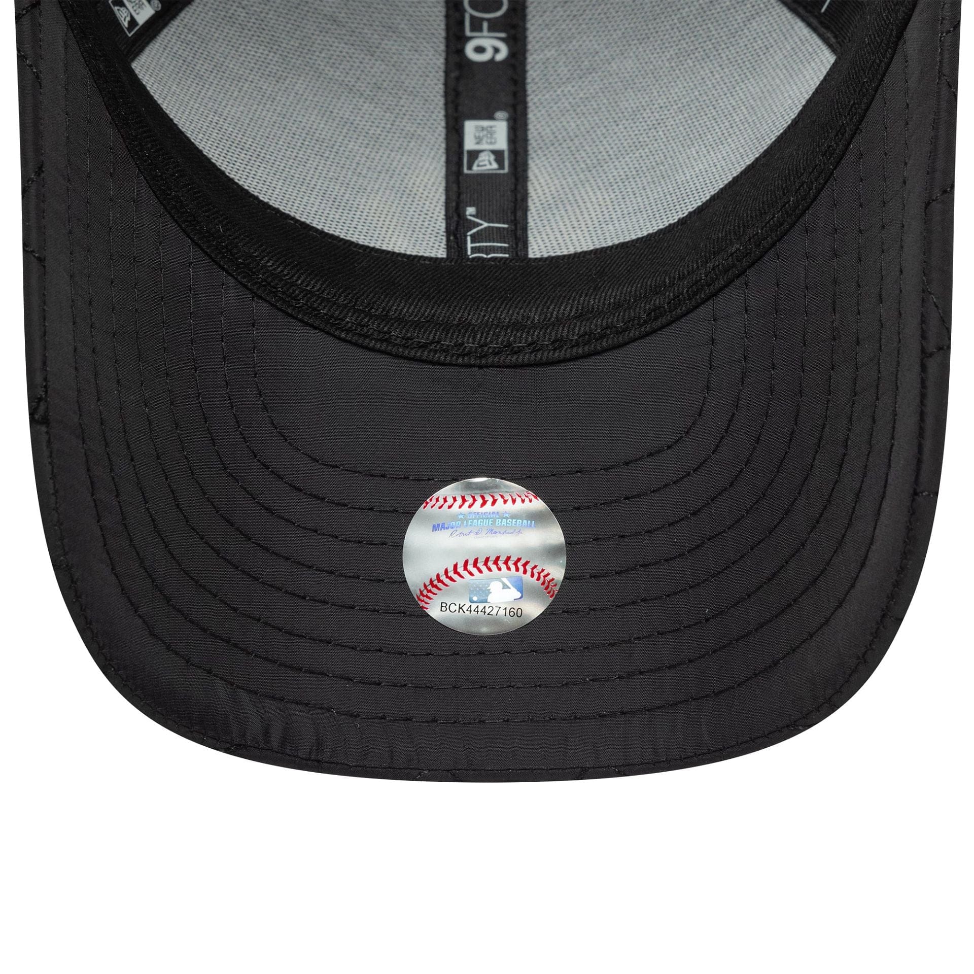New York Yankees Youth MLB Quilted Black 9FORTY Adjustable Cap - Image 5