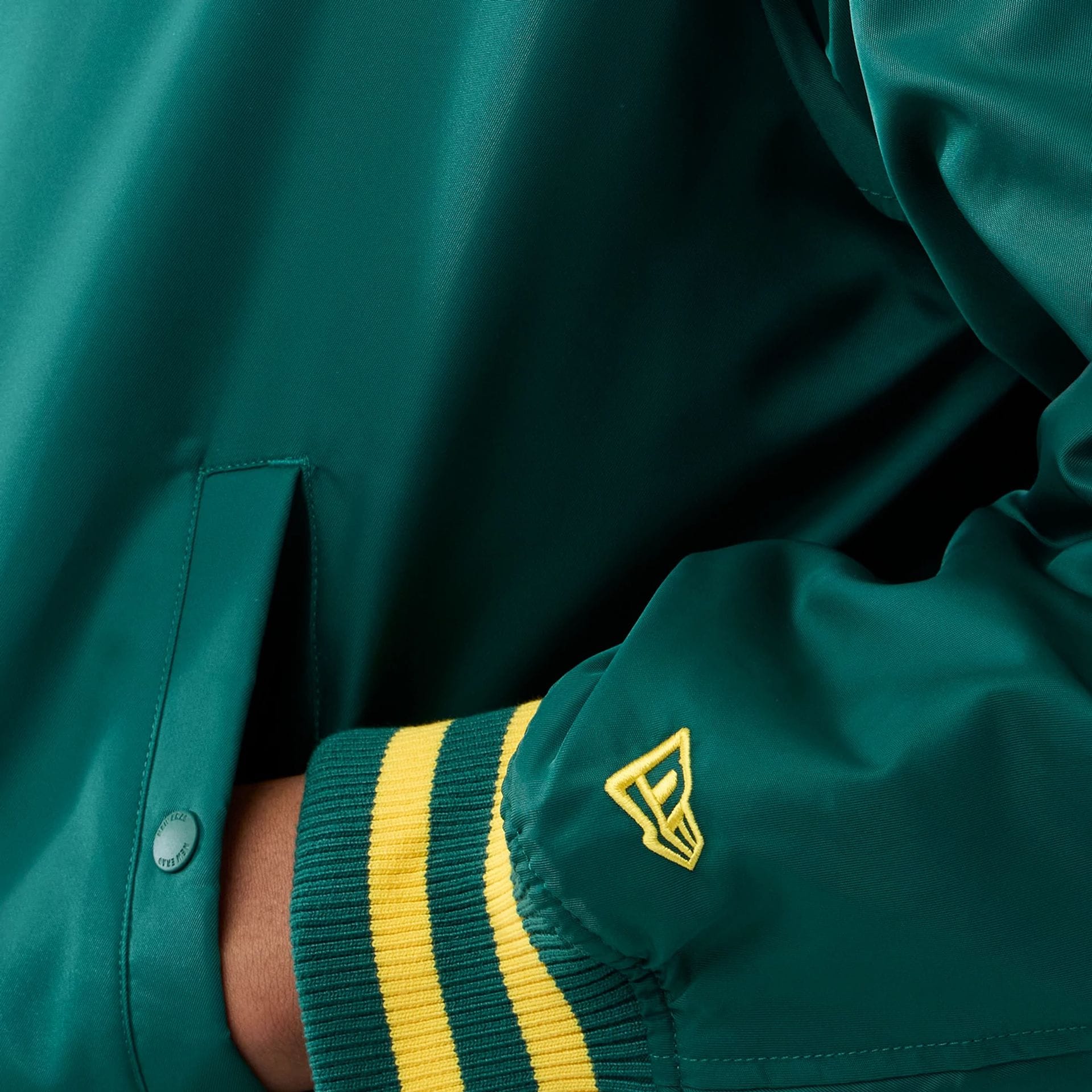 Oakland Athletics MLB Authentic Green Stadium Jacket - Image 7