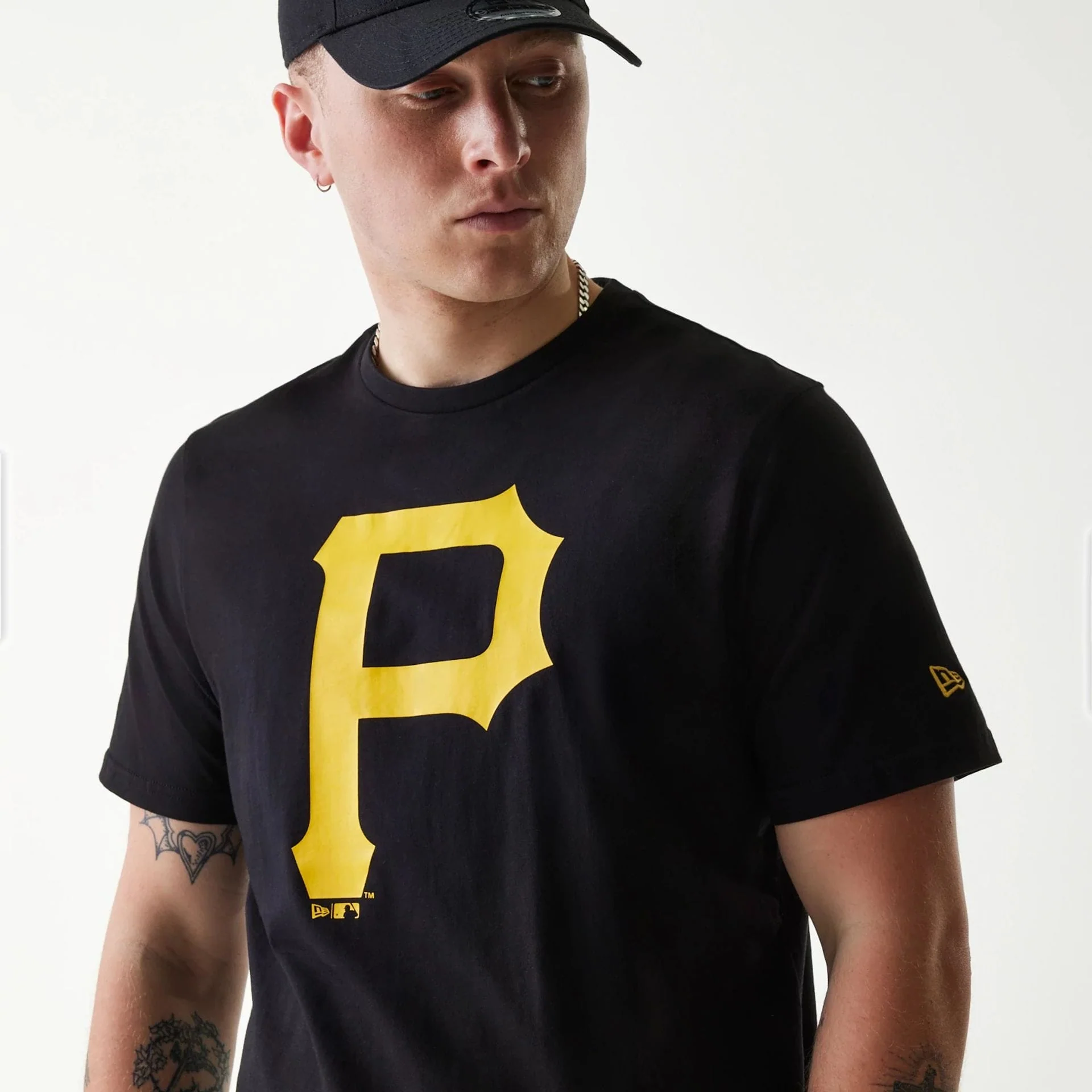Pittsburgh Pirates MLB Regular Black T-Shirt - Image 2